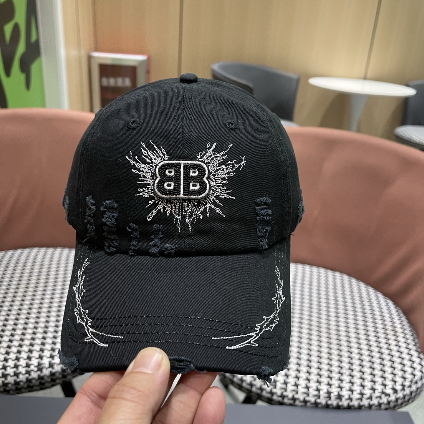 BALENCIAGA 巴黎世家2026韩版街头新款羽翼刺绣棒球帽女大头围显脸小百搭小众鸭舌帽男