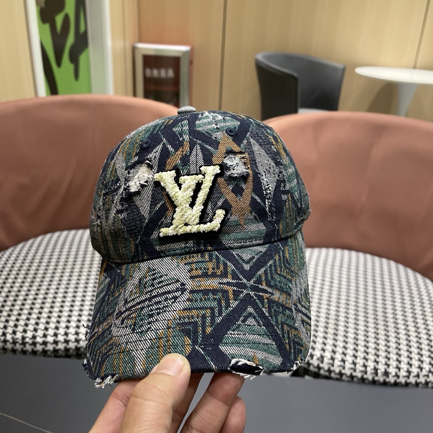 LV路易威登 民族风复古图腾棒球帽子女2026新款小众个性休闲百搭显脸小鸭舌帽