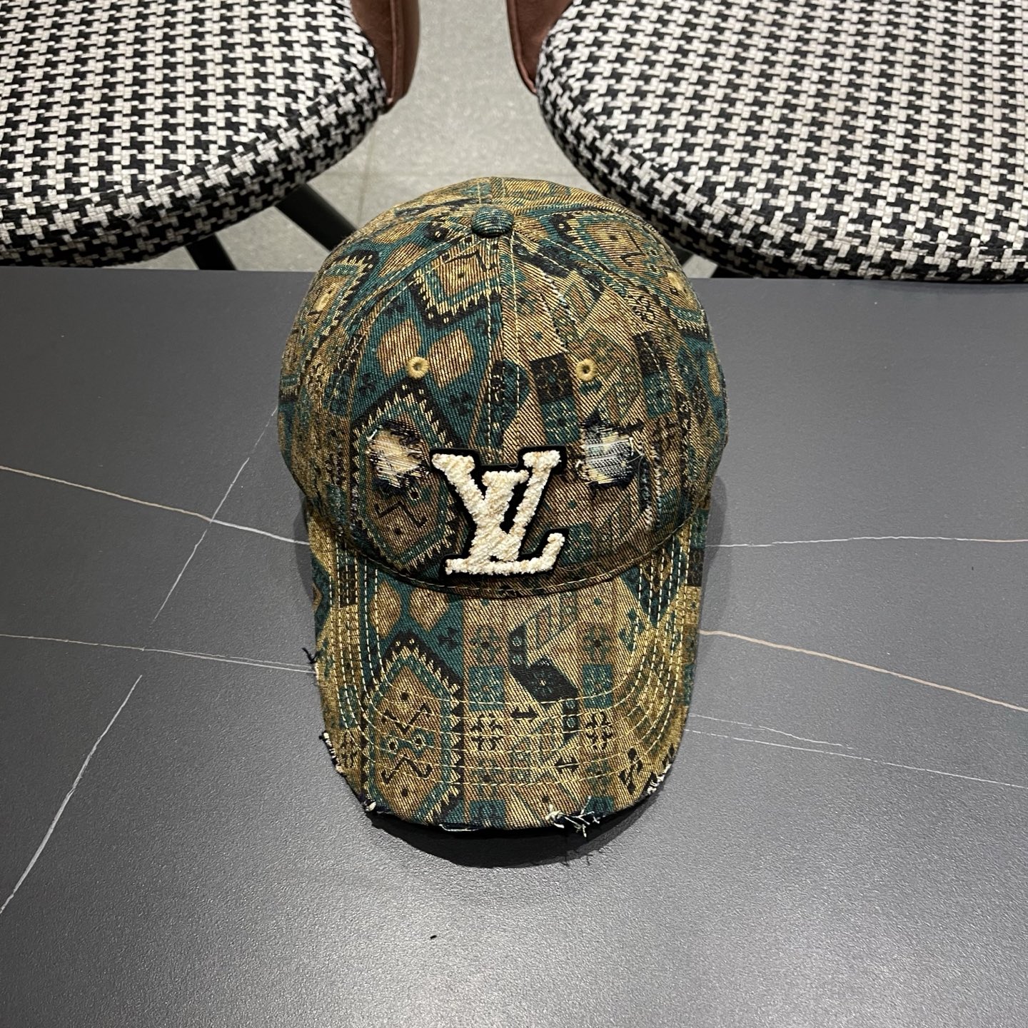 LV路易威登 民族风复古图腾棒球帽子女2026新款小众个性休闲百搭显脸小鸭舌帽