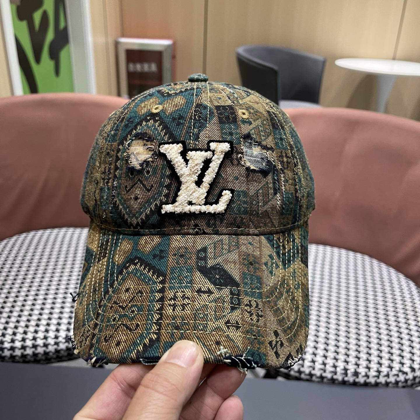 LV路易威登 民族风复古图腾棒球帽子女2026新款小众个性休闲百搭显脸小鸭舌帽