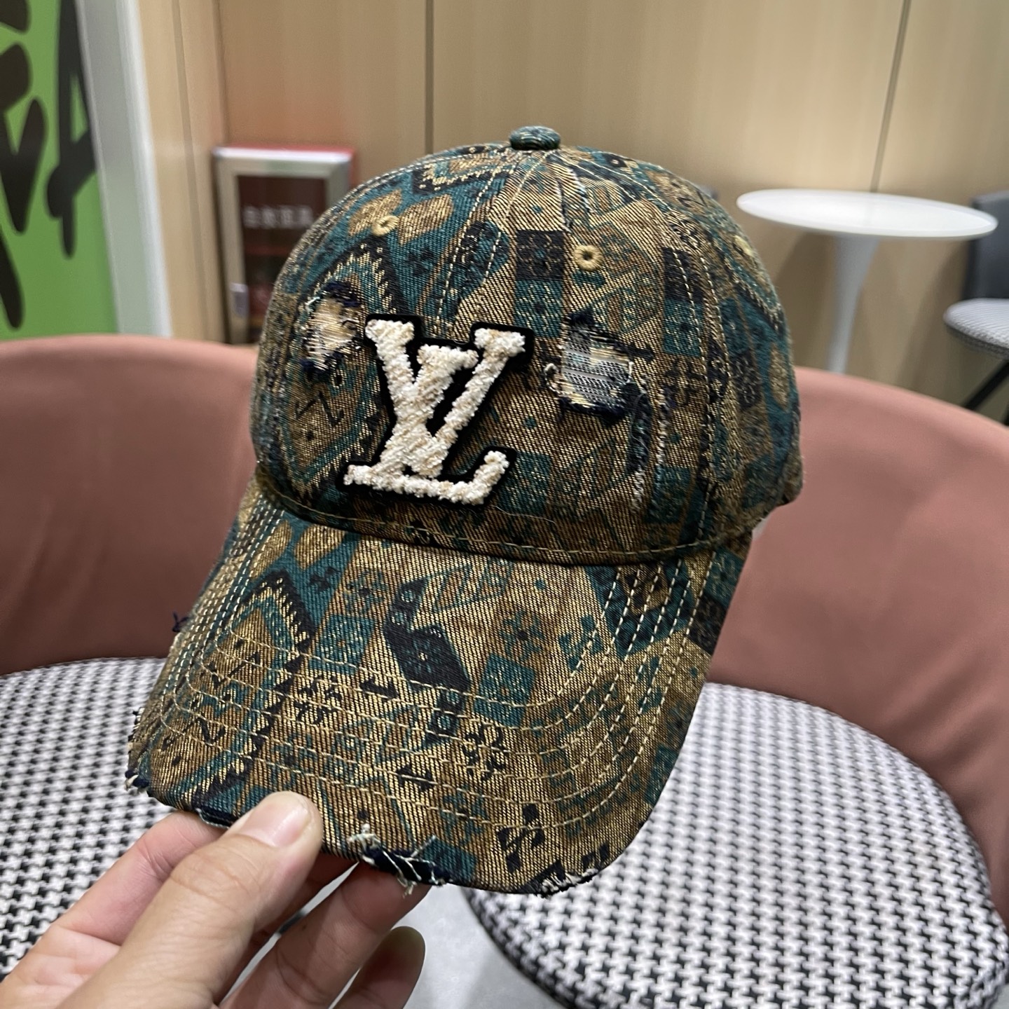 LV路易威登 民族风复古图腾棒球帽子女2026新款小众个性休闲百搭显脸小鸭舌帽