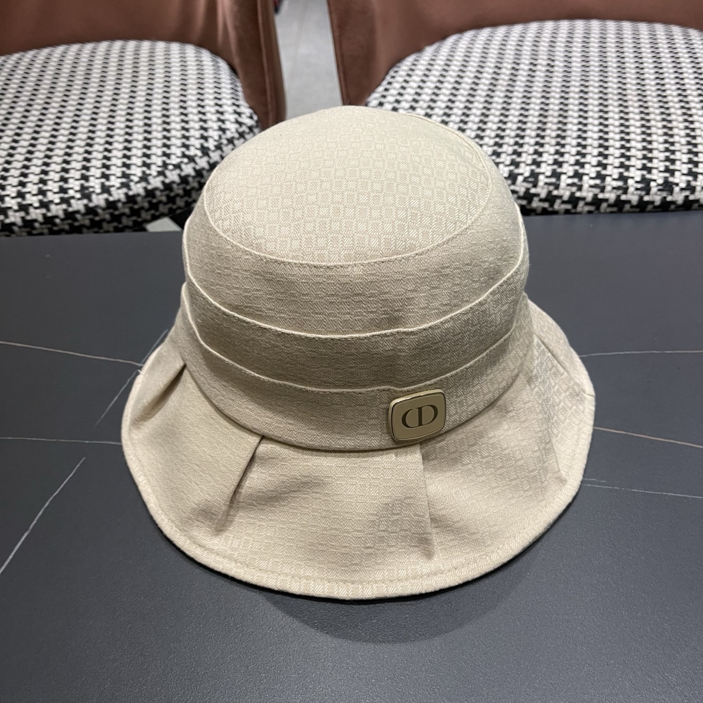 Dior迪奥 洋气百搭秋冬款女士盆帽经典优雅遮脸渔夫帽高品质休闲气质荷叶边