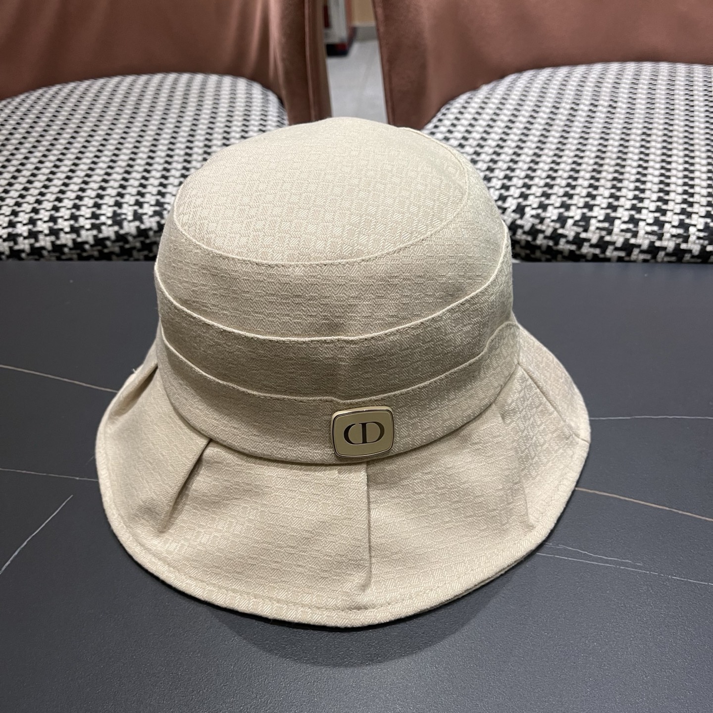 Dior迪奥 洋气百搭秋冬款女士盆帽经典优雅遮脸渔夫帽高品质休闲气质荷叶边
