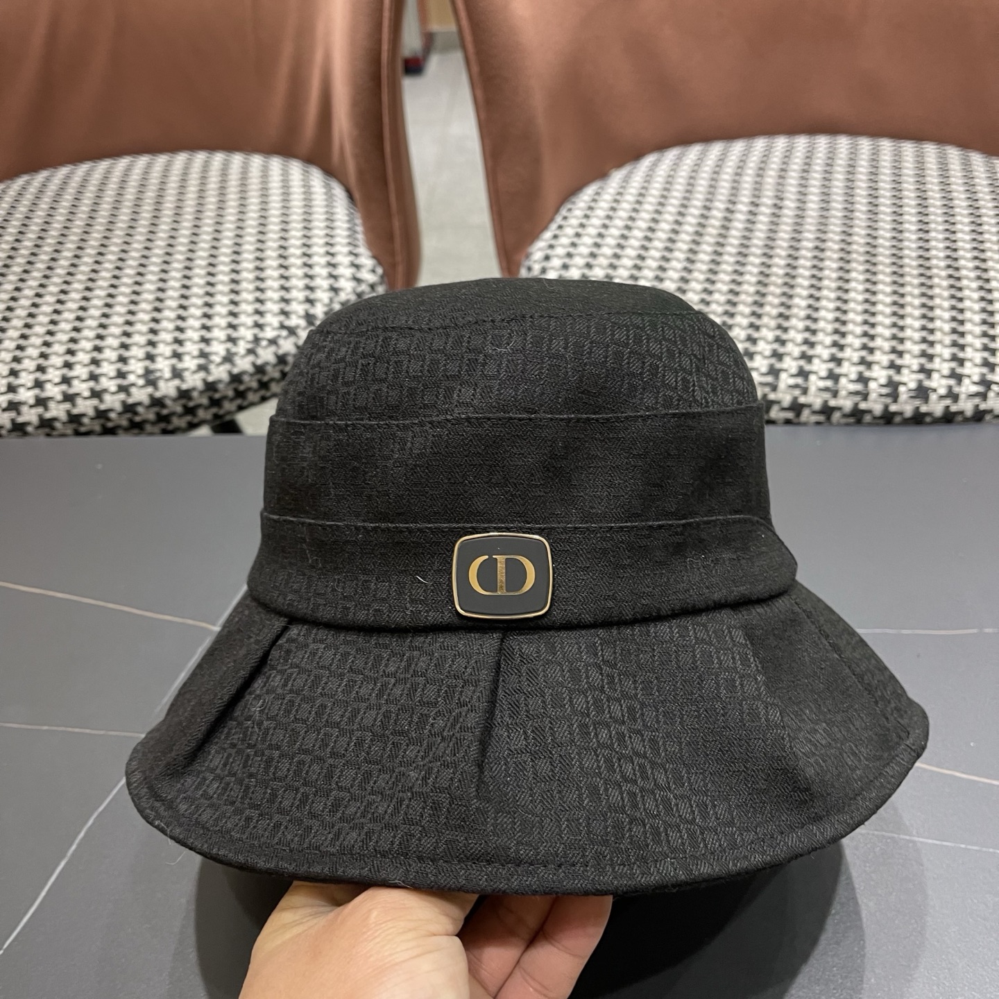 Dior迪奥 洋气百搭秋冬款女士盆帽经典优雅遮脸渔夫帽高品质休闲气质荷叶边