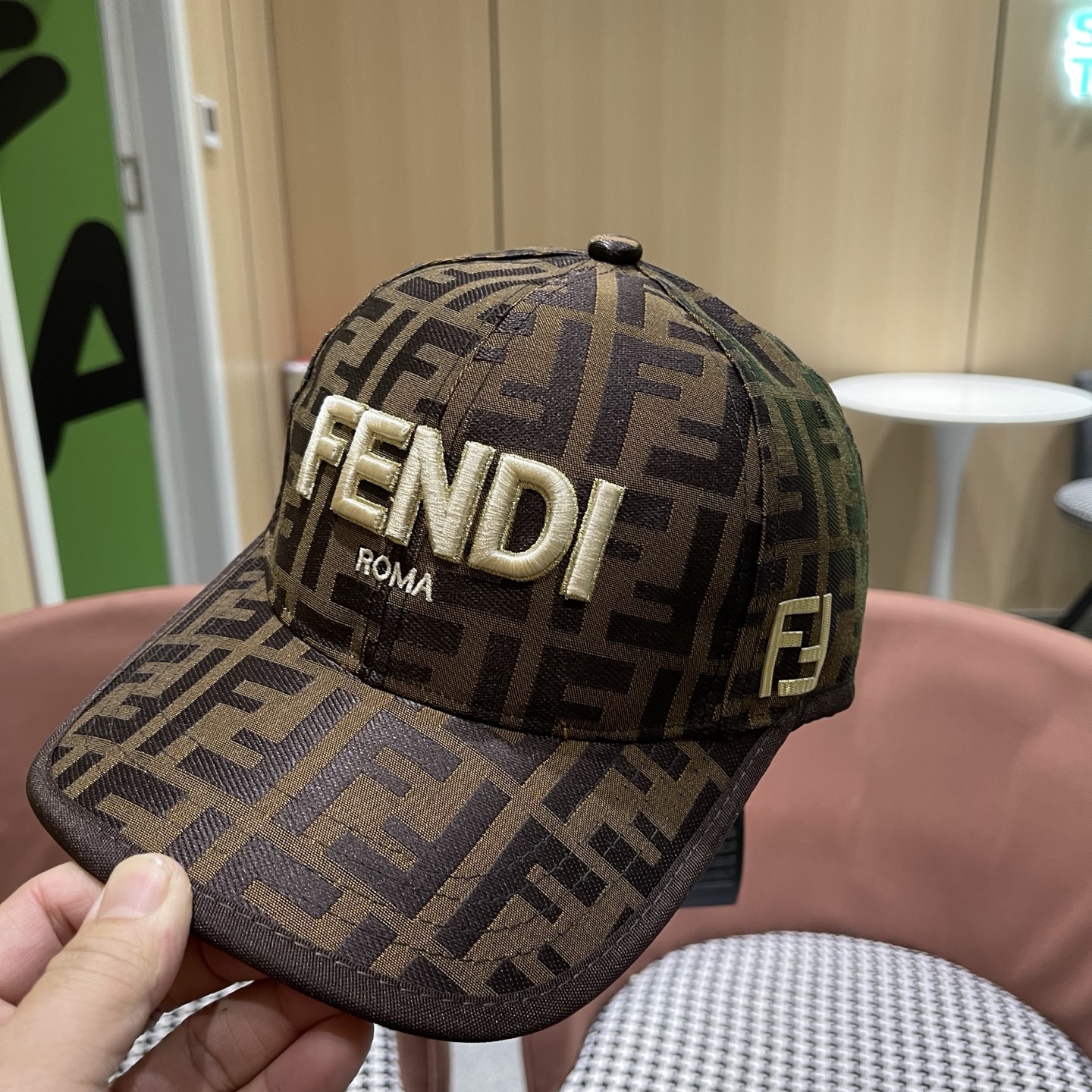 Chapéu Fendi 1 + 56 — photo 9