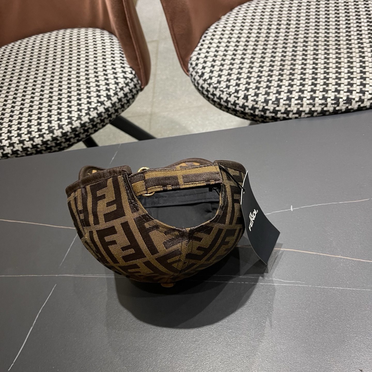 Chapéu Fendi 1 + 56 — photo 11