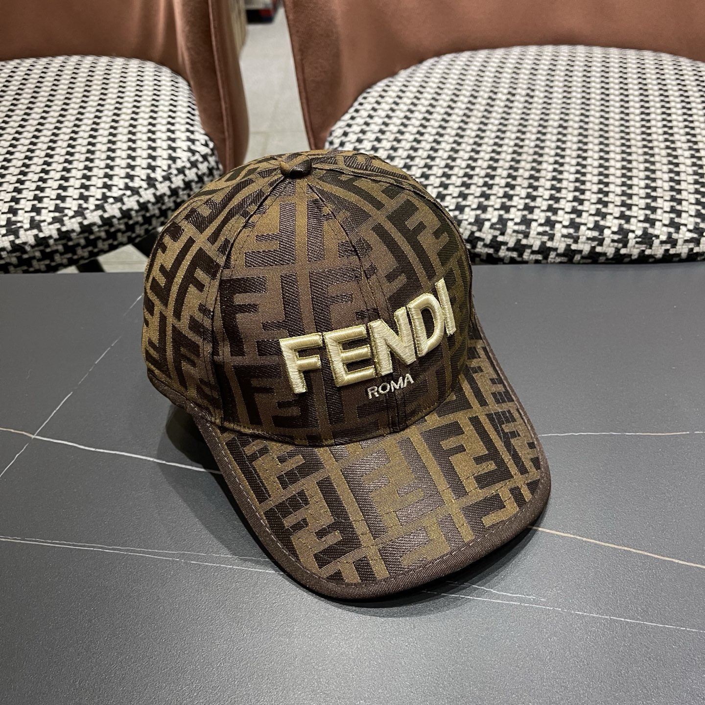 Chapéu Fendi 1 + 56 — photo 3