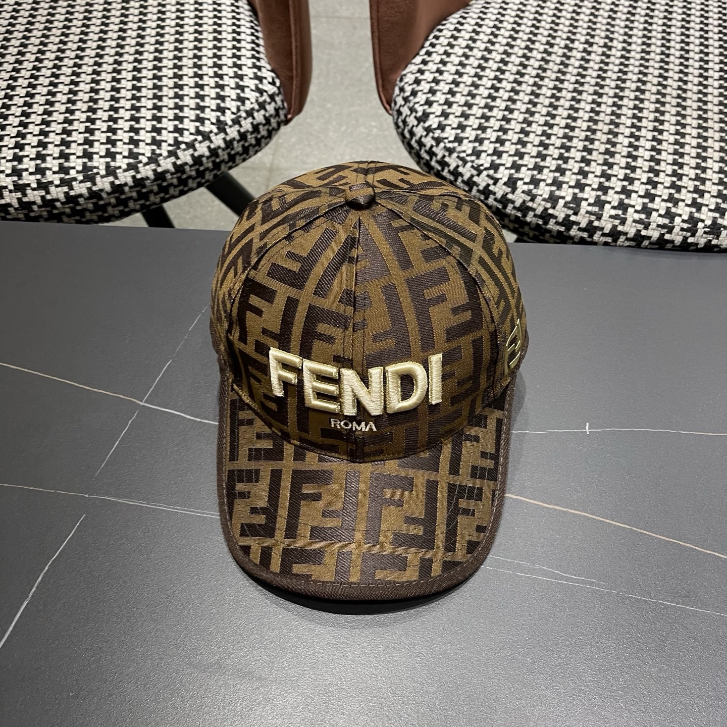 Chapéu Fendi 1 + 56 — photo 5