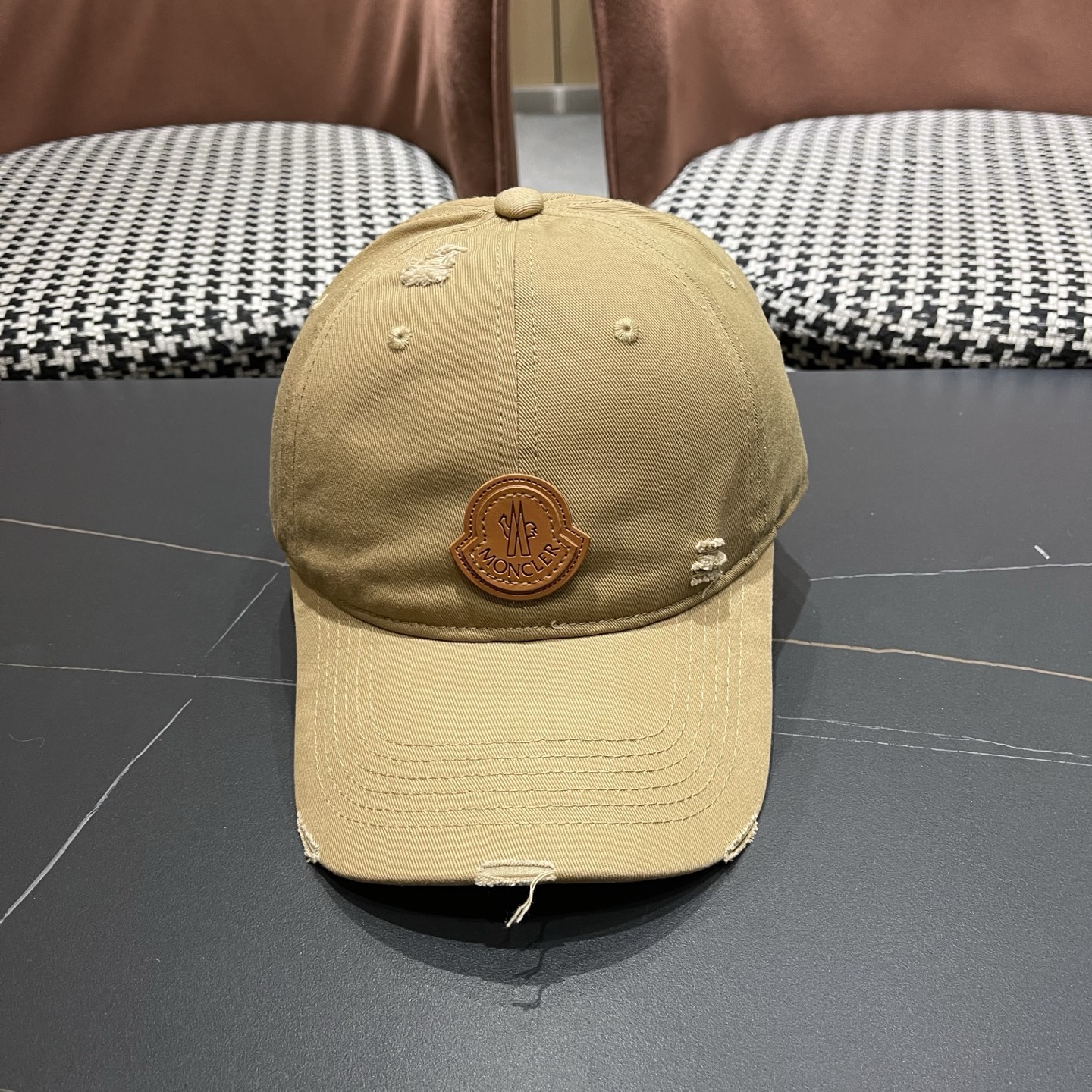 NO:866968,Moncler's new personalized baseball cap, a high-quality, high-looking fashion item!  Uniform hats for men and women, straw hats, bucket hats, baseball caps, hats, Moncler, espadrilles, hats19860909蒙口Moncler 新款个性棒球帽,高品质高颜值时尚单品！男女同款 帽子草帽渔夫帽棒球帽,帽子,Moncler,espadrilles,hats,hat