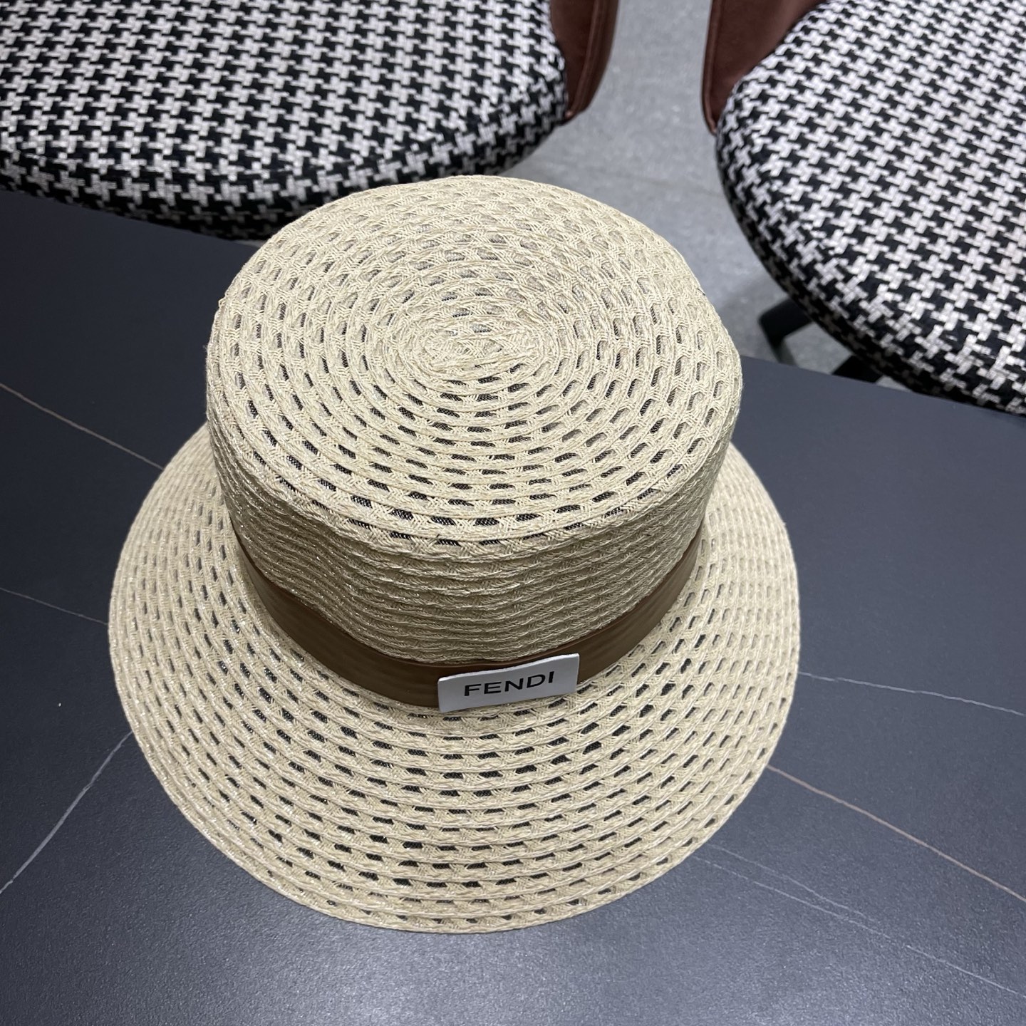 Fendi hat Fendi Fendi Straw Hat Seaside Resort Style Elegant Temperament Top Hat Showing Your Face and Small Sunshade — photo 5