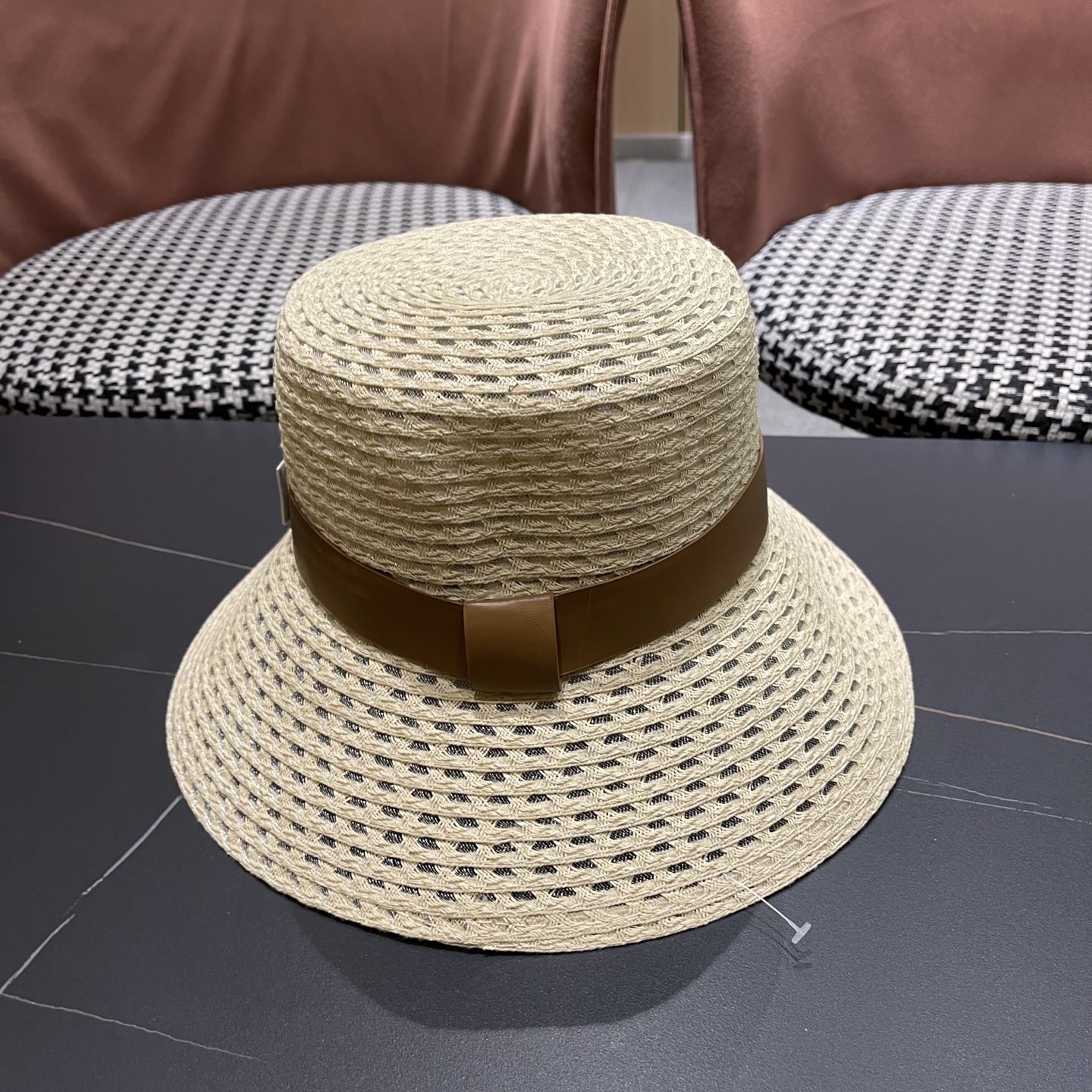 Fendi hat Fendi Fendi Straw Hat Seaside Resort Style Elegant Temperament Top Hat Showing Your Face and Small Sunshade — photo 6