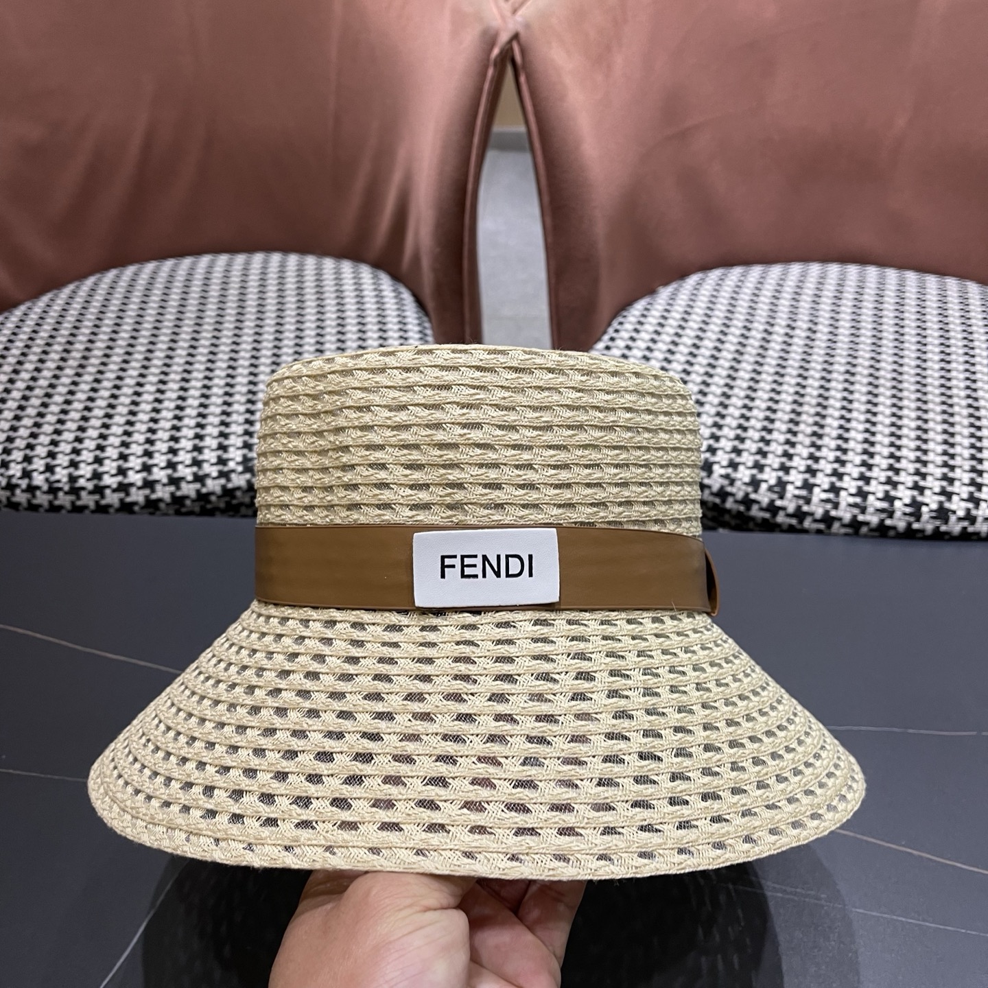 Fendi hat Fendi Fendi Straw Hat Seaside Resort Style Elegant Temperament Top Hat Showing Your Face and Small Sunshade — photo 7