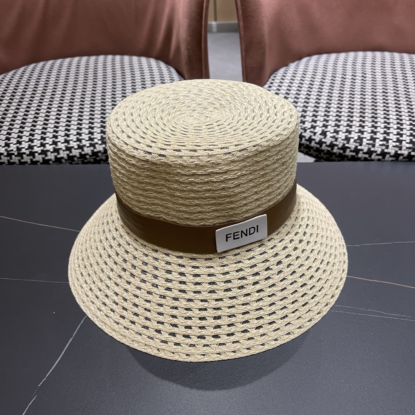 Fendi hat Fendi Fendi Straw Hat Seaside Resort Style Elegant Temperament Top Hat Showing Your Face and Small Sunshade — photo 3