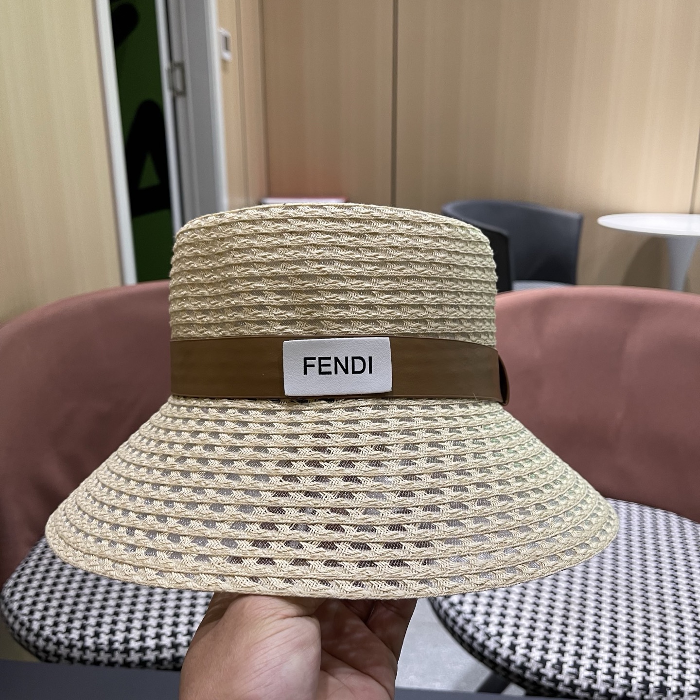 Fendi hat Fendi Fendi Straw Hat Seaside Resort Style Elegant Temperament Top Hat Showing Your Face and Small Sunshade — photo 8