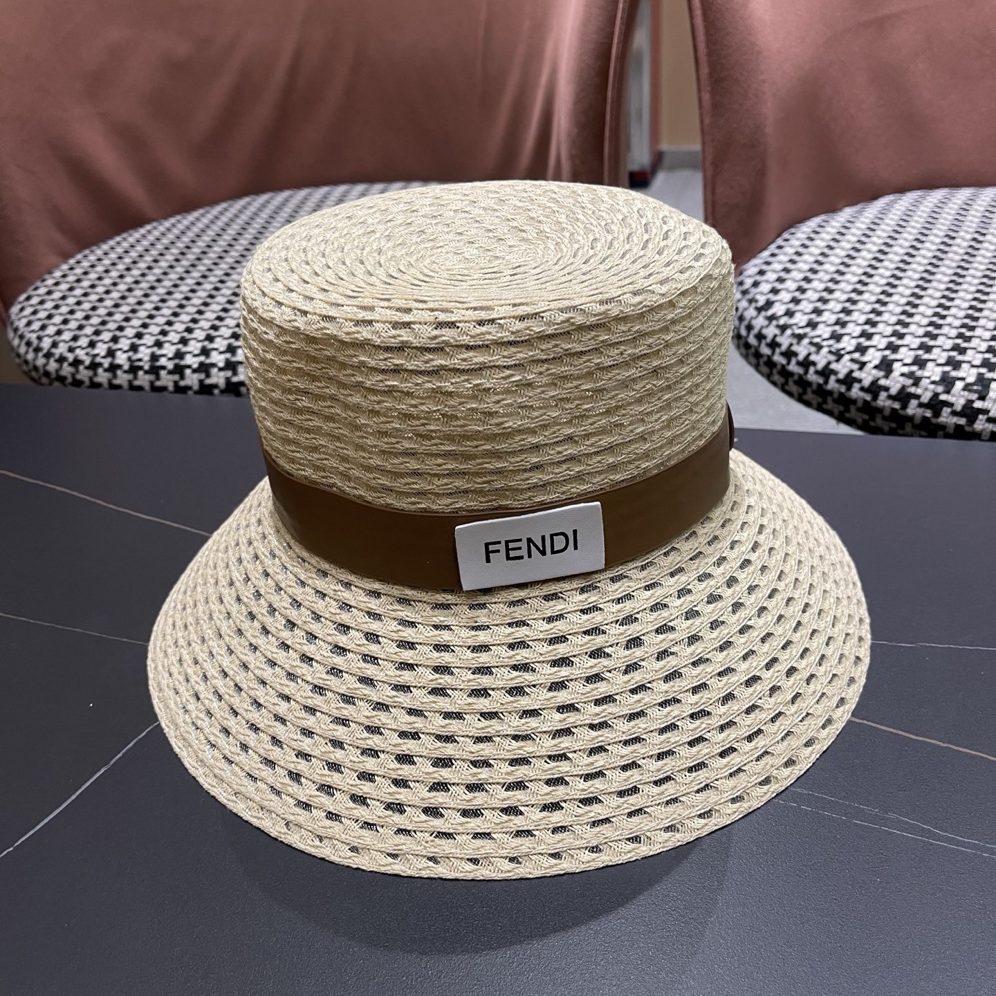 Fendi hat Fendi Fendi Straw Hat Seaside Resort Style Elegant Temperament Top Hat Showing Your Face and Small Sunshade — photo 4
