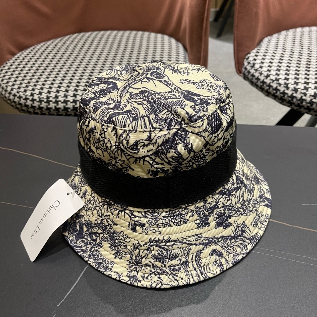 👒迪奥Dior👒 😍官网最新满印迪奥logo渔夫帽，防晒指数超高，有型不软塌，可随意折叠，携带方便🤗