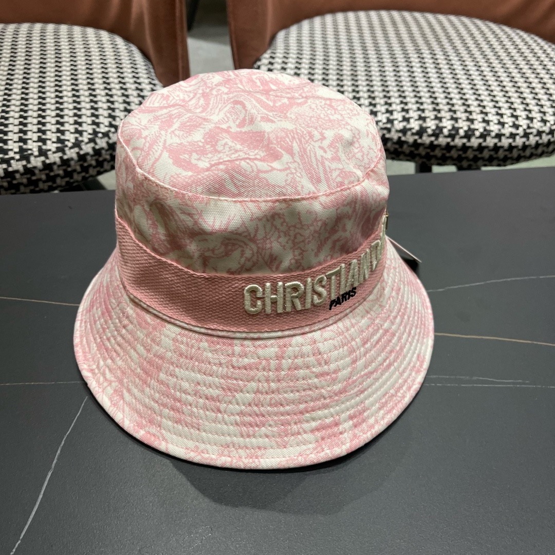👒迪奥Dior👒 😍官网最新满印迪奥logo渔夫帽，防晒指数超高，有型不软塌，可随意折叠，携带方便🤗