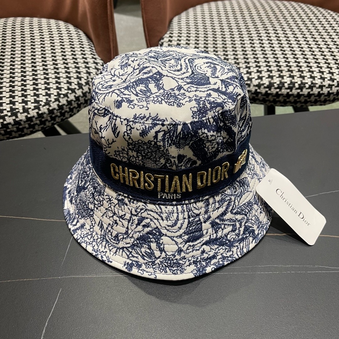 👒迪奥Dior👒 😍官网最新满印迪奥logo渔夫帽，防晒指数超高，有型不软塌，可随意折叠，携带方便🤗