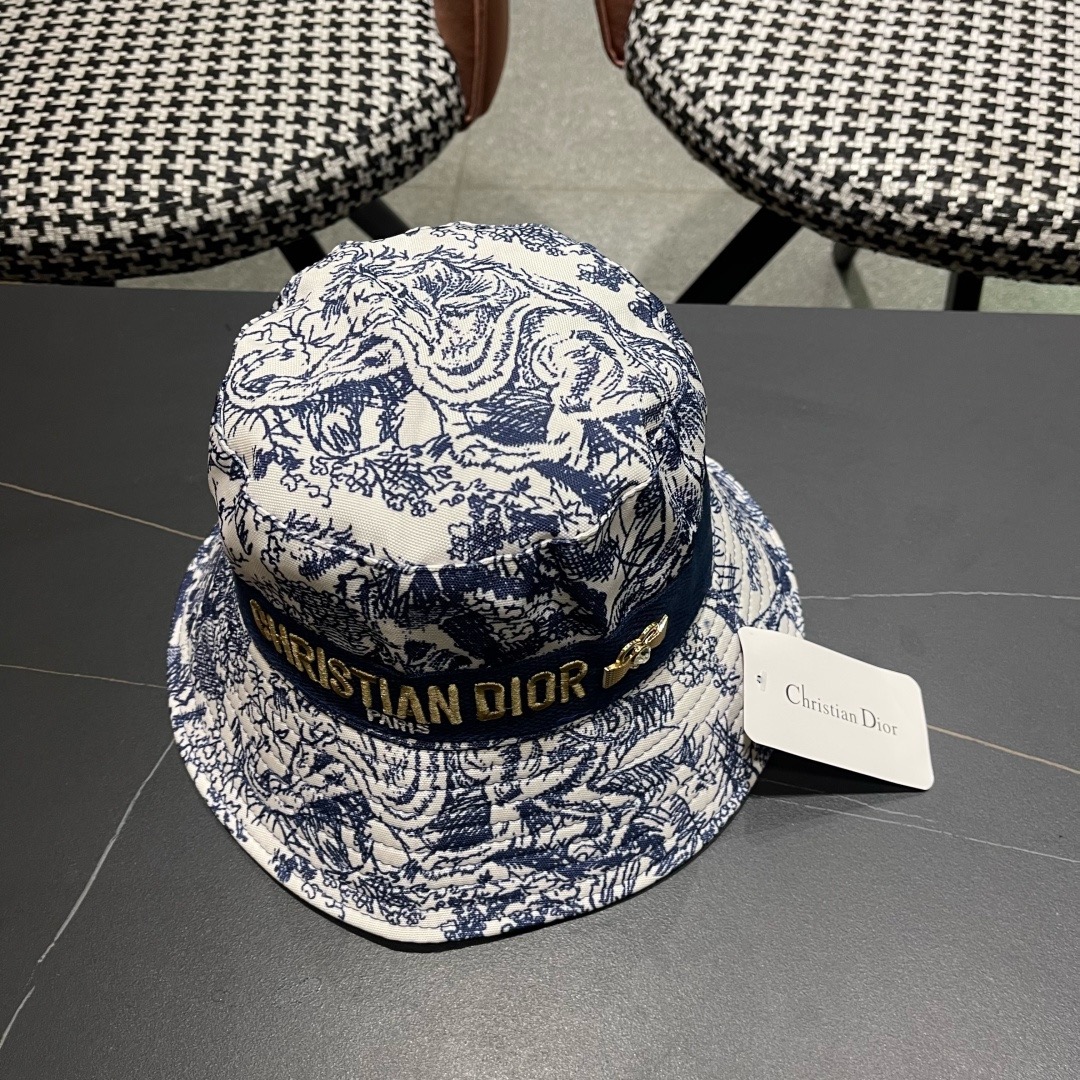 👒迪奥Dior👒 😍官网最新满印迪奥logo渔夫帽，防晒指数超高，有型不软塌，可随意折叠，携带方便🤗