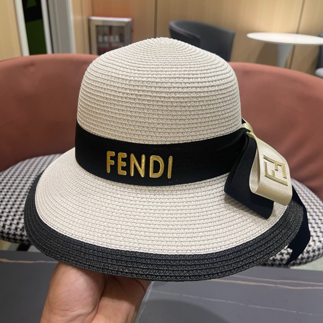 FDNDI 芬迪新款草帽蝴蝶结拉菲草制作，拼老花FF面料，名媛必备，头围57cm