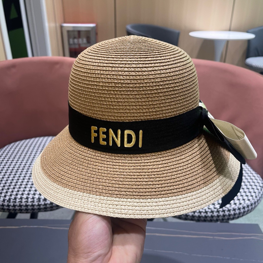 FDNDI 芬迪新款草帽蝴蝶结拉菲草制作，拼老花FF面料，名媛必备，头围57cm