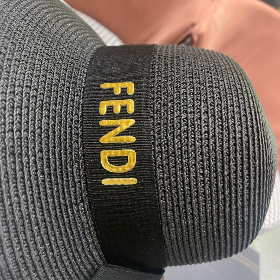 FDNDI 芬迪新款草帽蝴蝶结拉菲草制作，拼老花FF面料，名媛必备，头围57cm