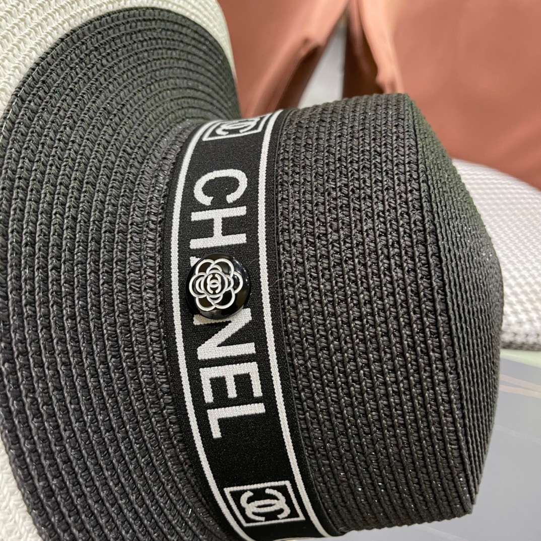 【CHANEL香奈儿】新款平顶草帽，沙滩风，简约大方，百搭单品～出街首选，
