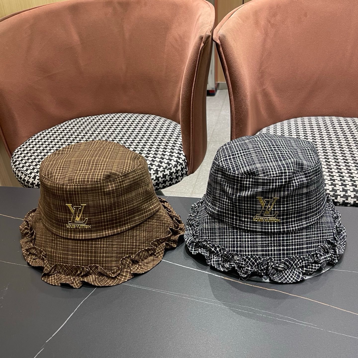 Lv路易威登 品脸小吸睛百搭英伦格子棉复古休闲厚秋女式木耳边盆渔夫帽