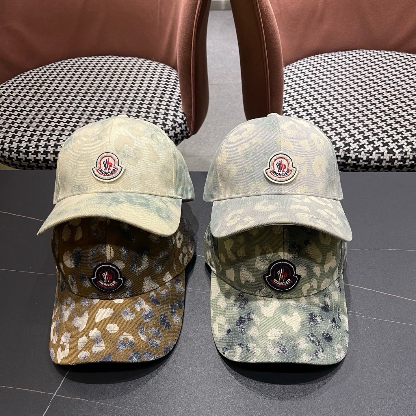 MONCLER（蒙口）美式复古涂鸦棒球帽子女新款大头围户外遮阳硬顶鸭舌帽男士