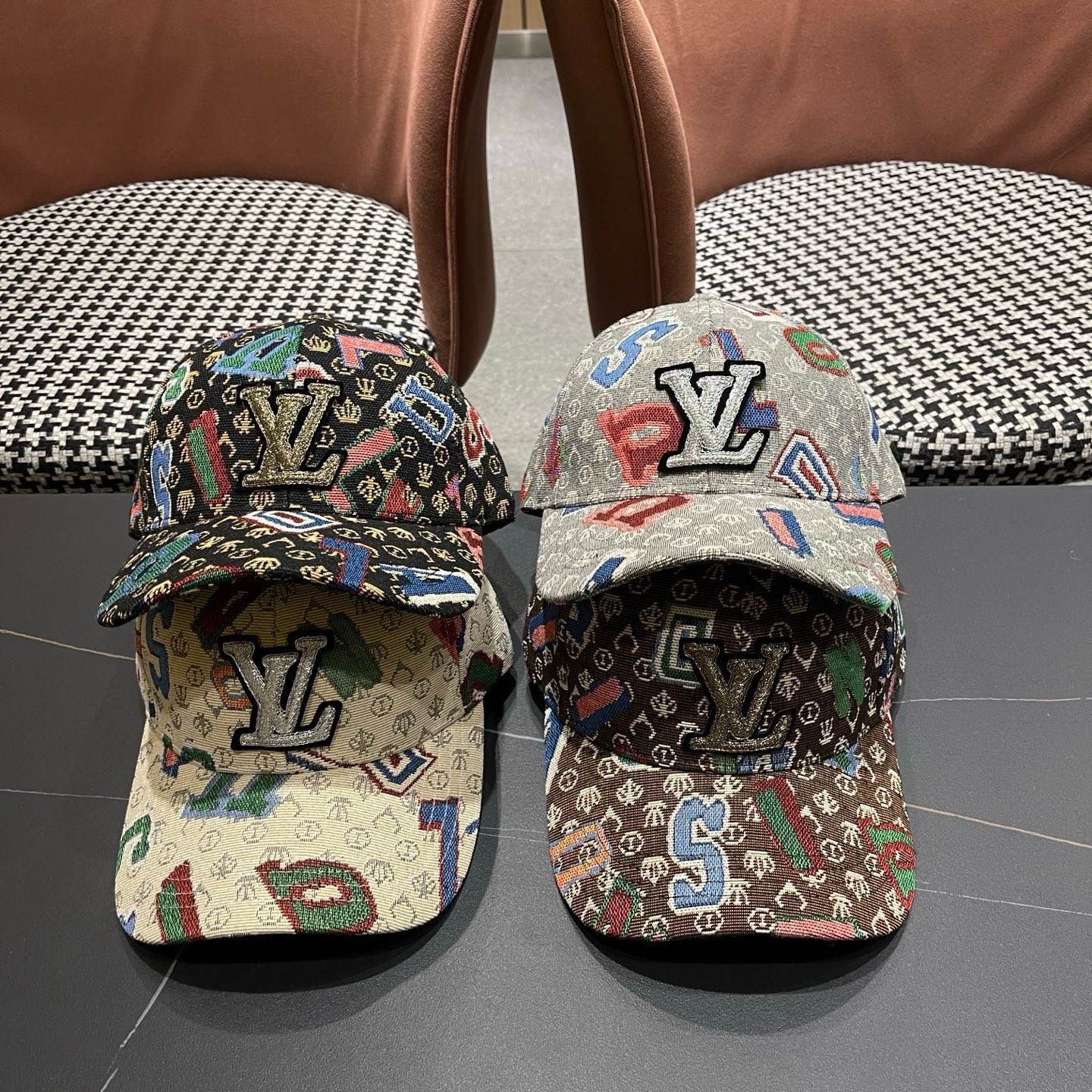 LV路易威登 新款韩版春秋季时尚遮阳鸭舌帽子女个性刺绣数字潮牌ins男棒球帽