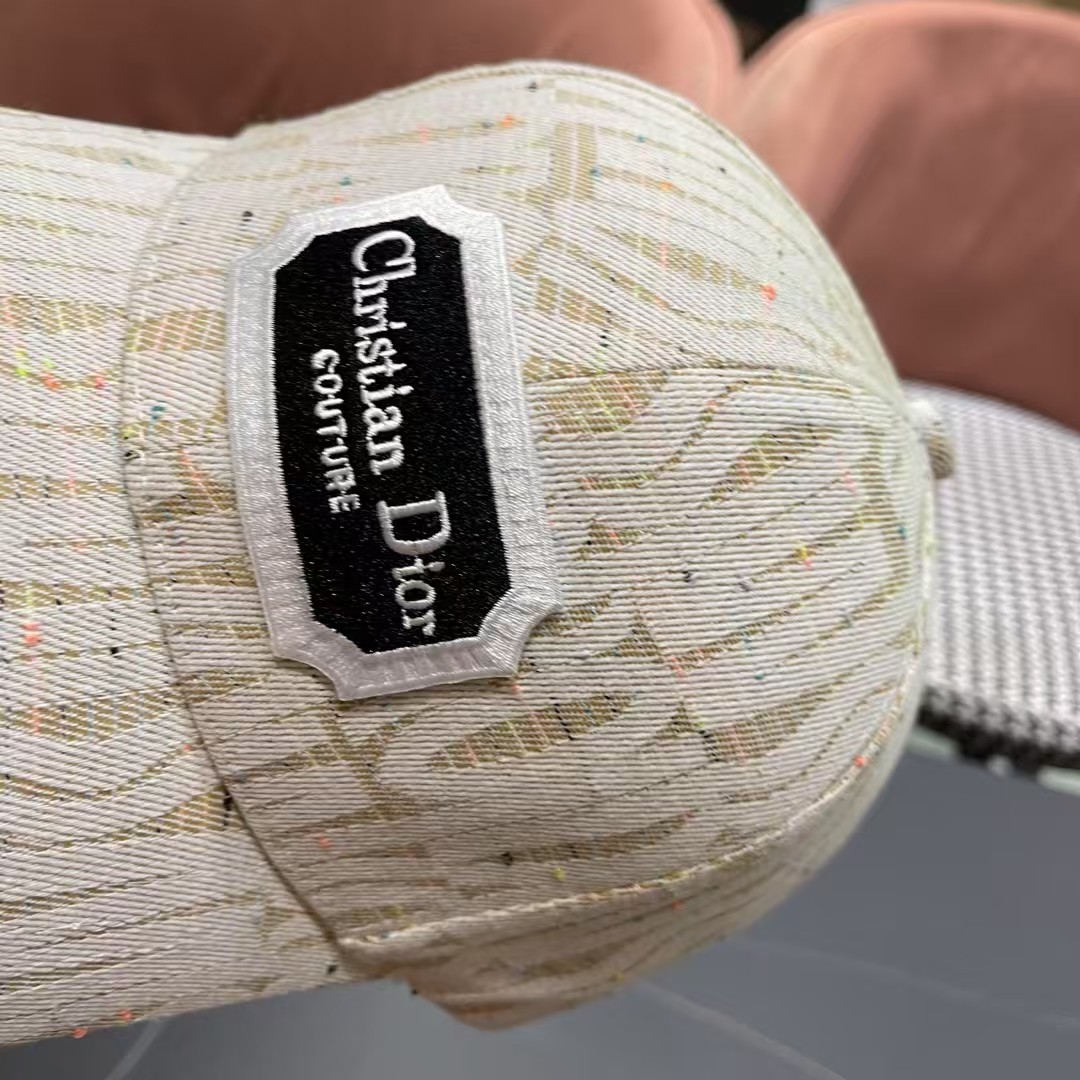 Dior(迪奥)新款原单棒球帽， Dior老花复古韵味十足，专柜热门新款，1:1开模订制，轻盈透气！质量