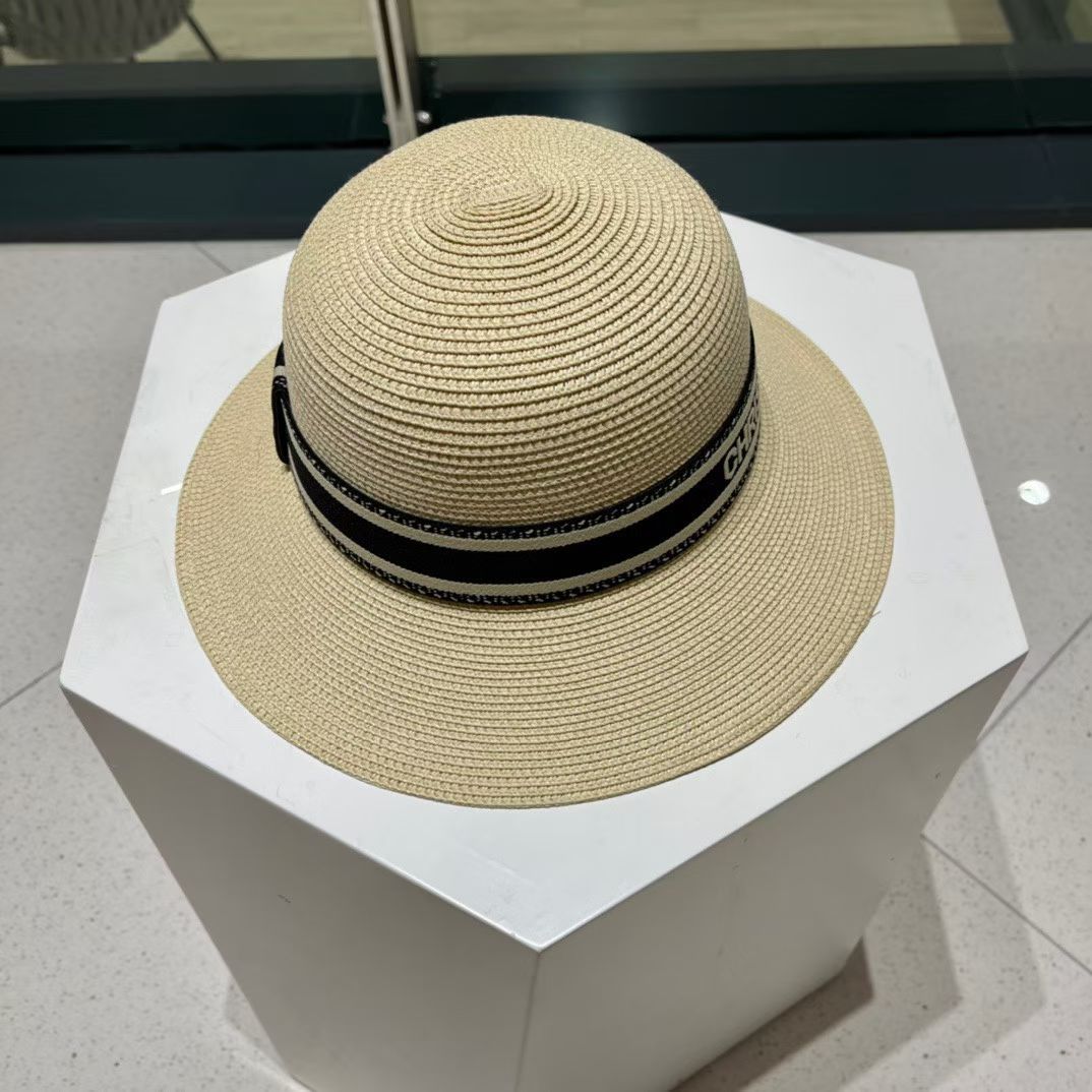 Dior迪奥新款草帽，遮阳帽，太阳帽，沙滩遮阳帽帽，花朵设计，头围57cm