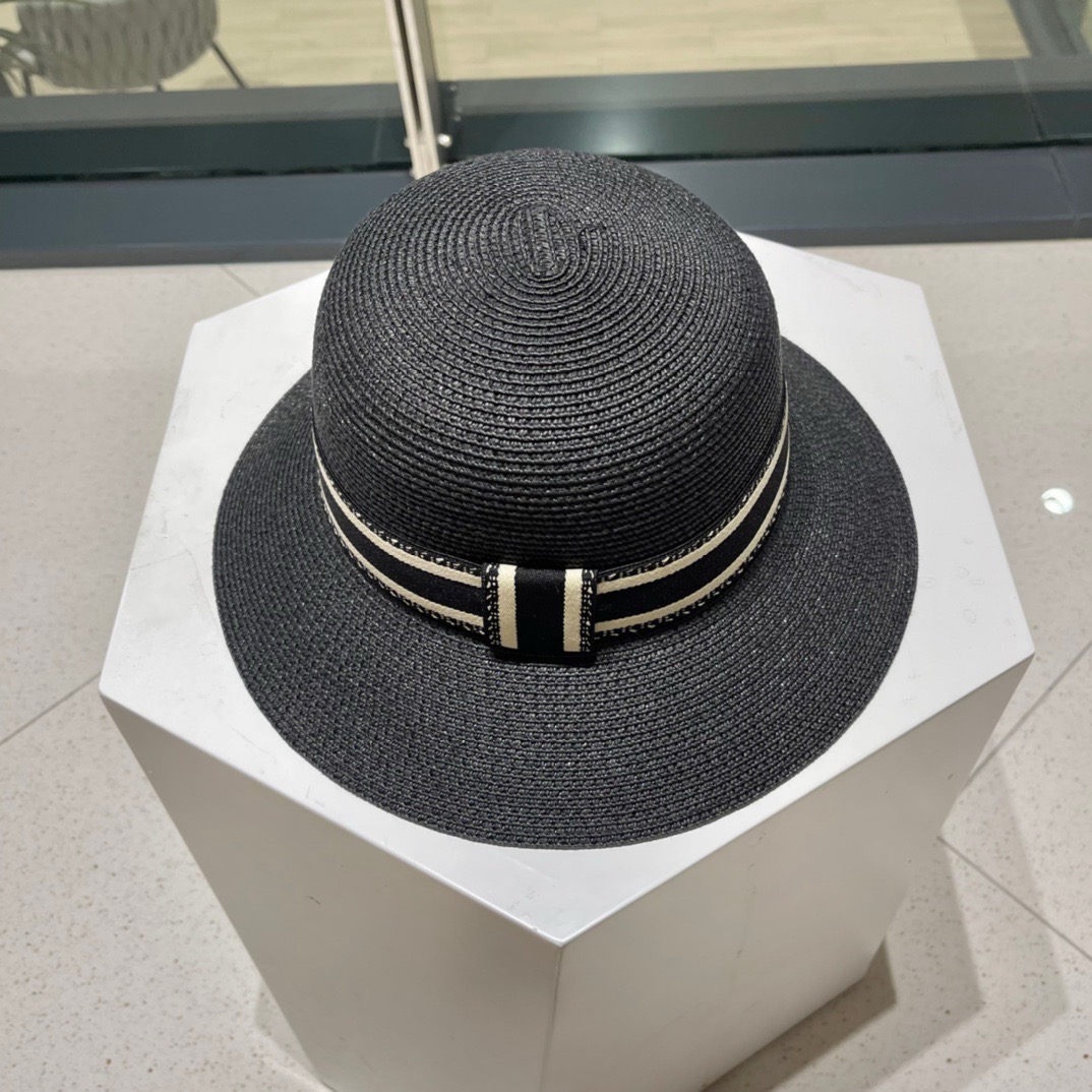 Dior迪奥新款草帽，遮阳帽，太阳帽，沙滩遮阳帽帽，花朵设计，头围57cm