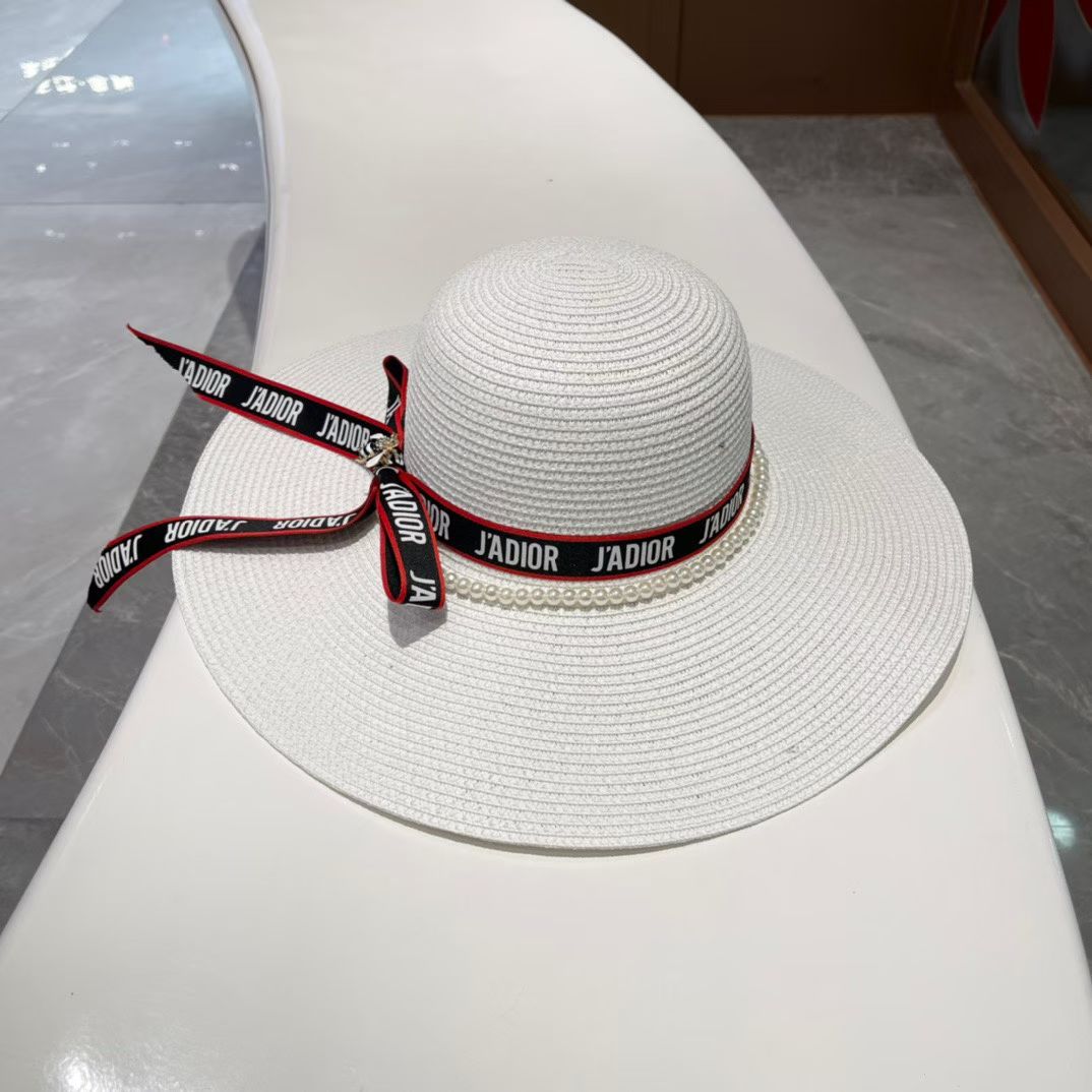 【DIOR迪奥】新款大檐丝带珍珠拼接草编遮阳草帽礼帽🤩沙滩风，简约大方，百搭单品～出街首选，新款帽型超美
