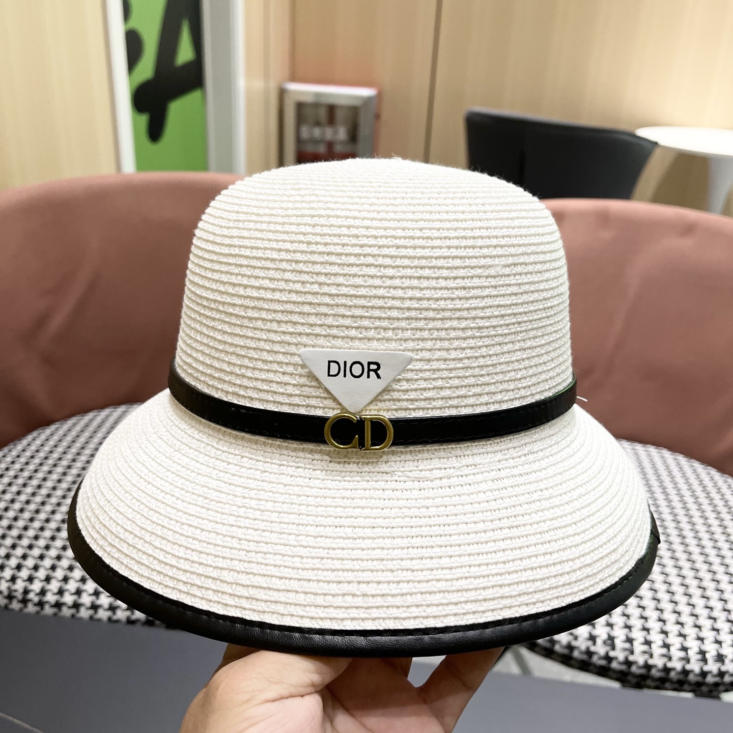 【DIOR迪奥】新款水桶草帽盆帽🤩沙滩风，简约大方，百搭单品～出街首选，新款帽型超美腻，新品上架