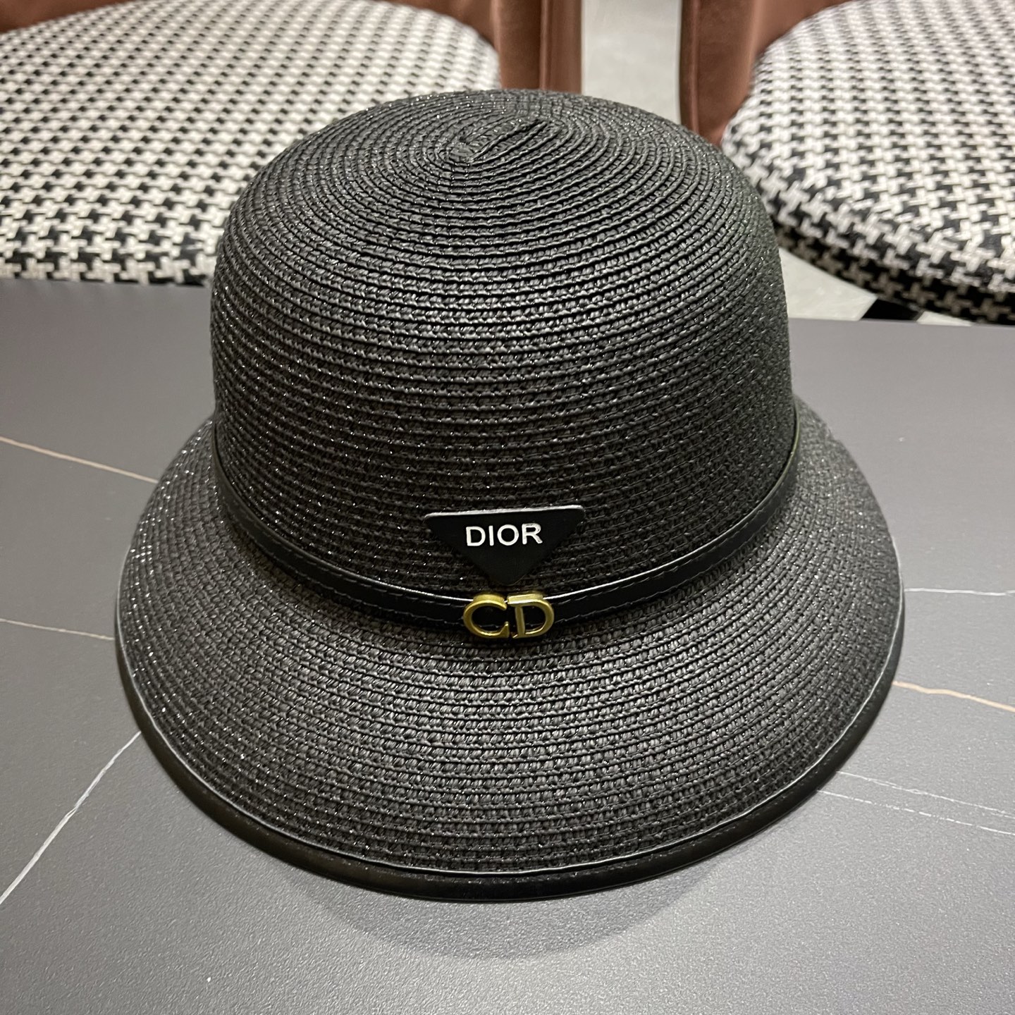 【DIOR迪奥】新款水桶草帽盆帽🤩沙滩风，简约大方，百搭单品～出街首选，新款帽型超美腻，新品上架