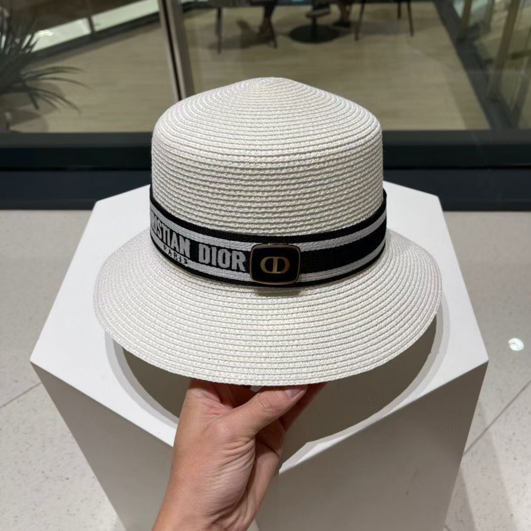 【DIOR迪奥】新款水桶草编遮阳草帽盆帽🤩沙滩风，简约大方，百搭单品～出街首选，新款帽型超美腻，新品上架