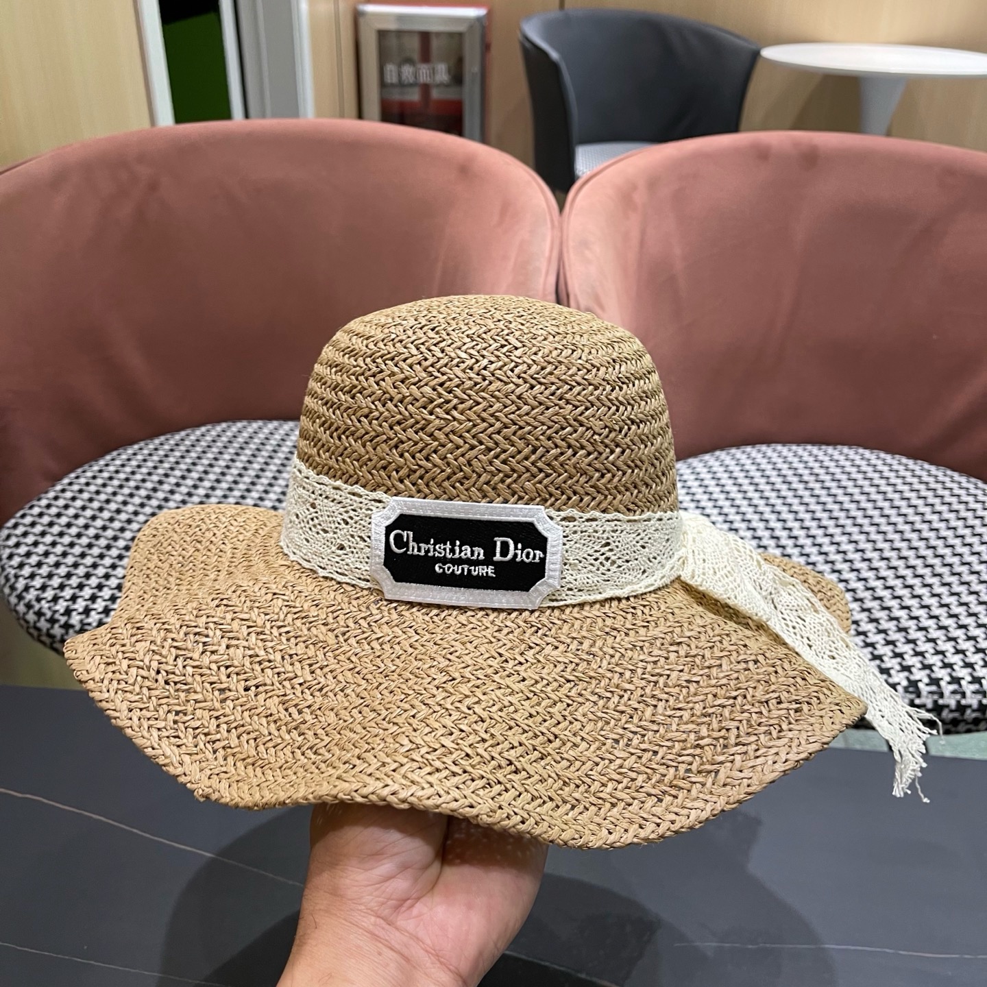 迪奥Dior边出游度假夏天遮阳防晒大檐草帽蝴蝶结太阳帽手编帽子