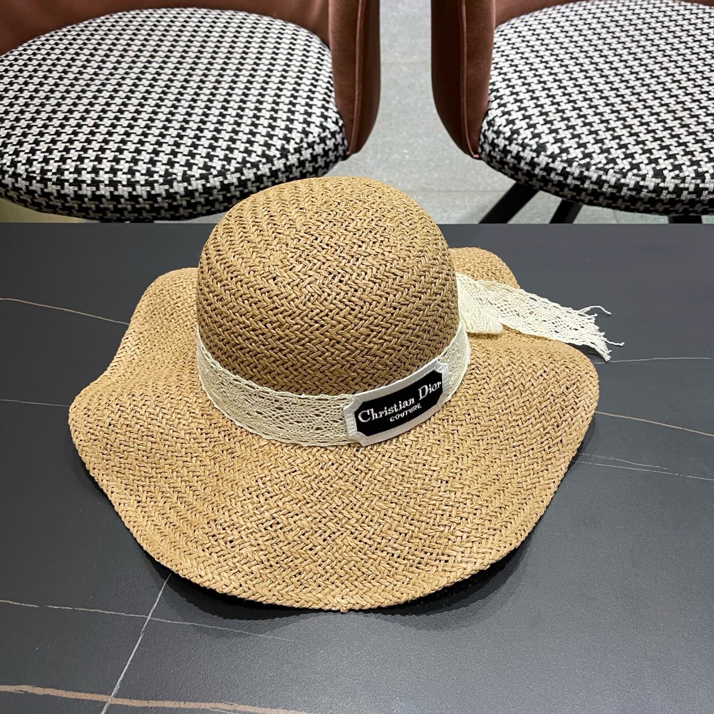 迪奥Dior边出游度假夏天遮阳防晒大檐草帽蝴蝶结太阳帽手编帽子
