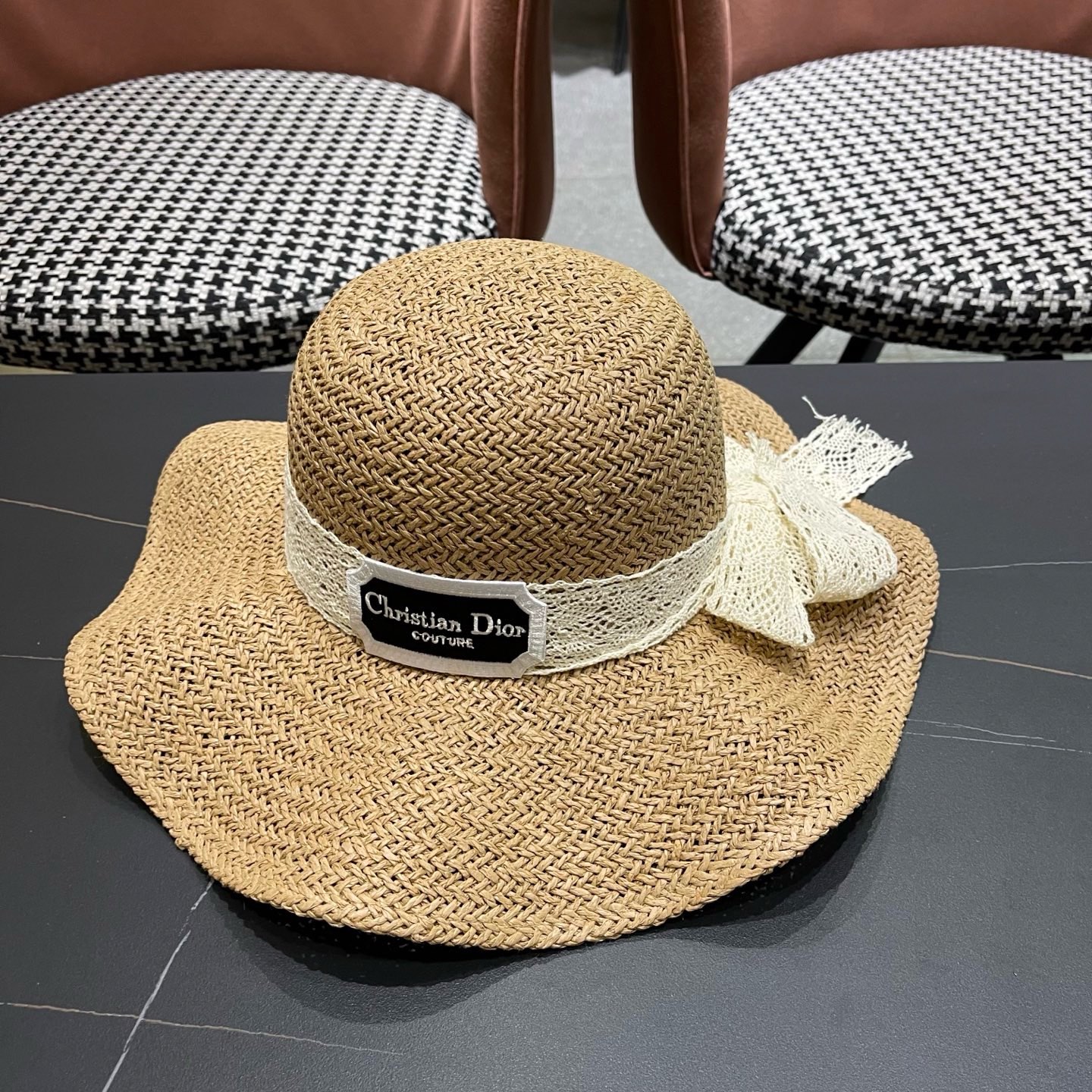 迪奥Dior边出游度假夏天遮阳防晒大檐草帽蝴蝶结太阳帽手编帽子
