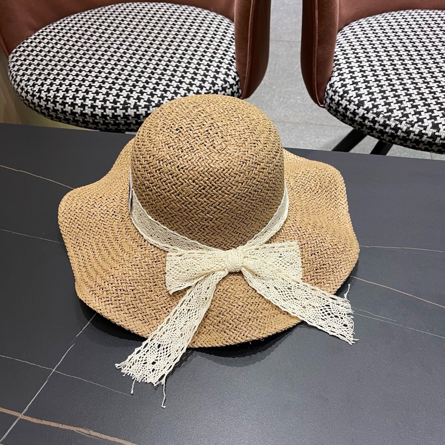 迪奥Dior边出游度假夏天遮阳防晒大檐草帽蝴蝶结太阳帽手编帽子