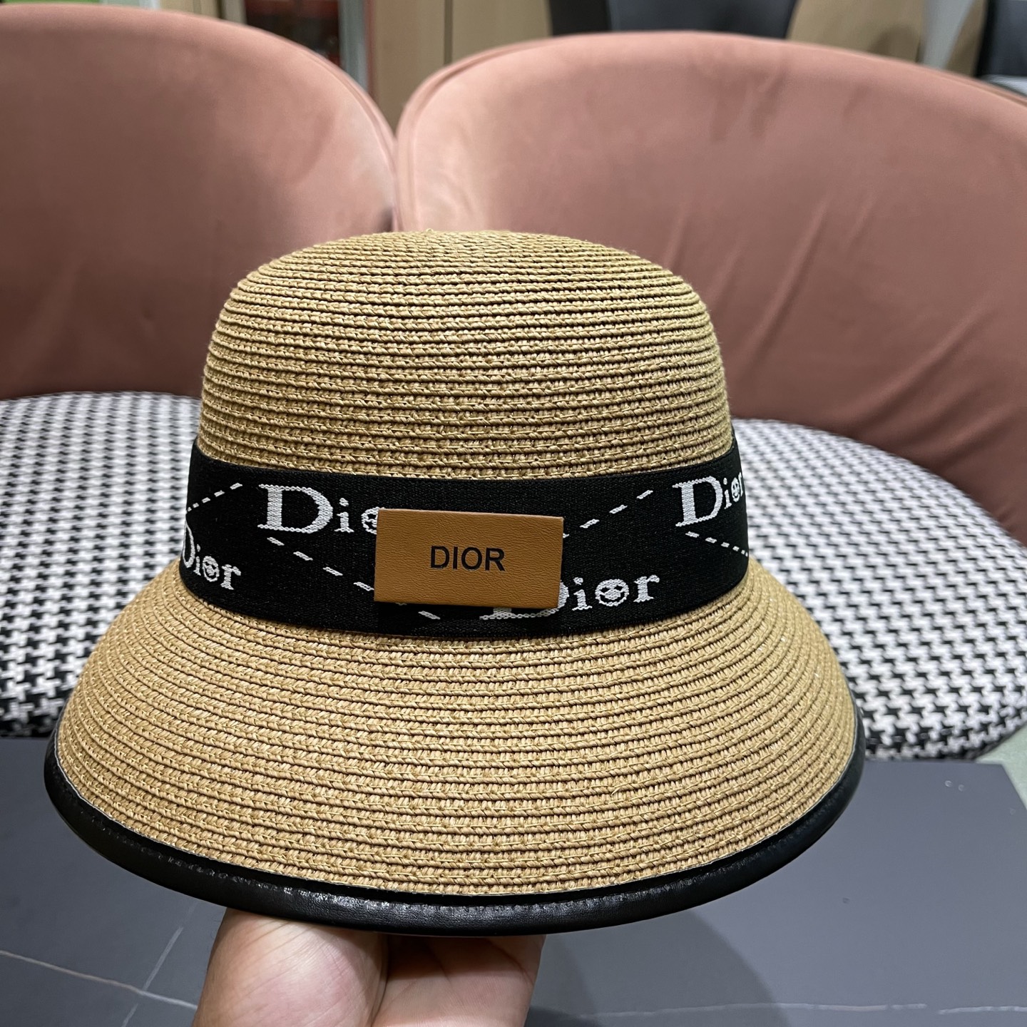 DIOR迪奥新款休闲时尚草帽女春夏季沙滩度假帽子草编透气遮阳防晒帽潮