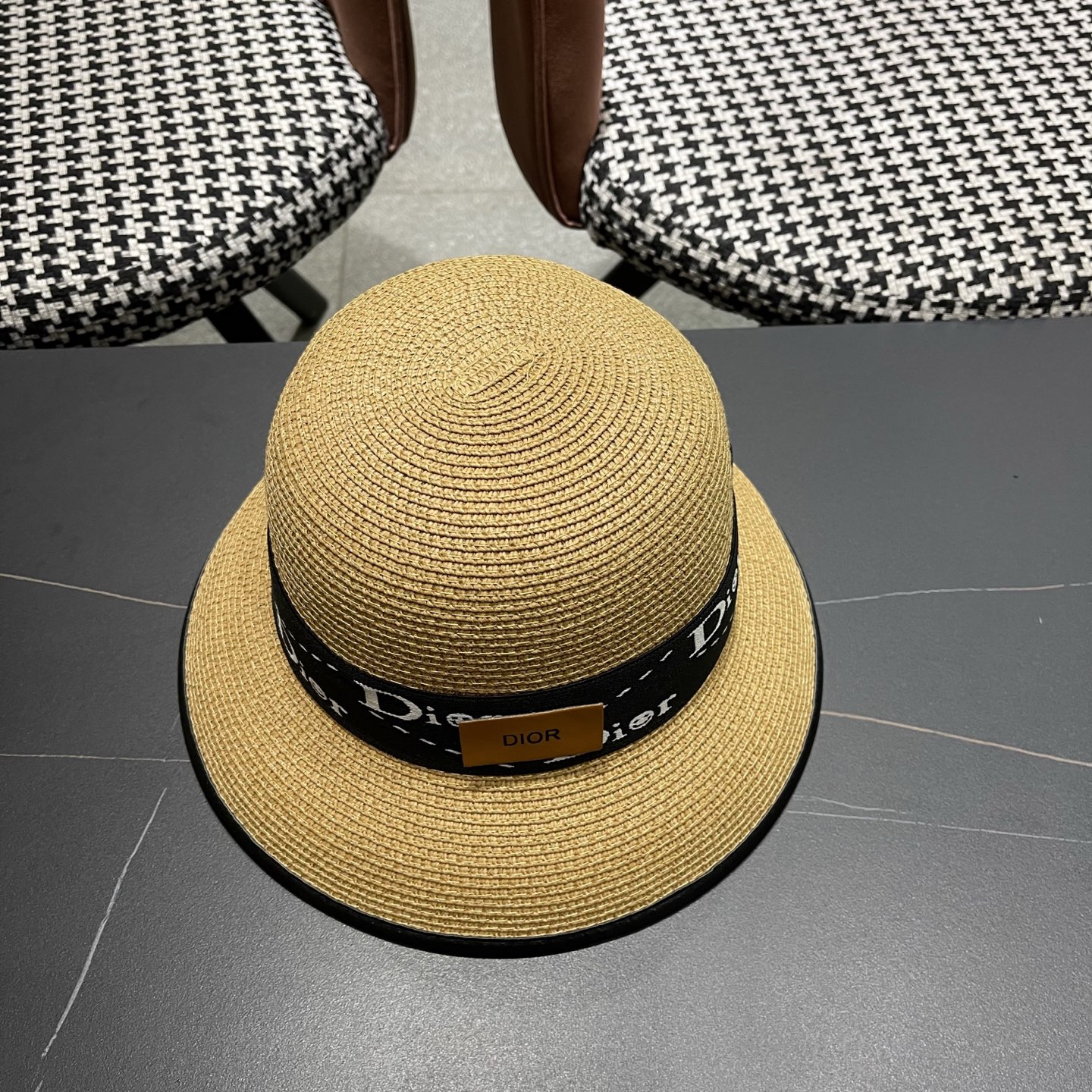DIOR迪奥新款休闲时尚草帽女春夏季沙滩度假帽子草编透气遮阳防晒帽潮