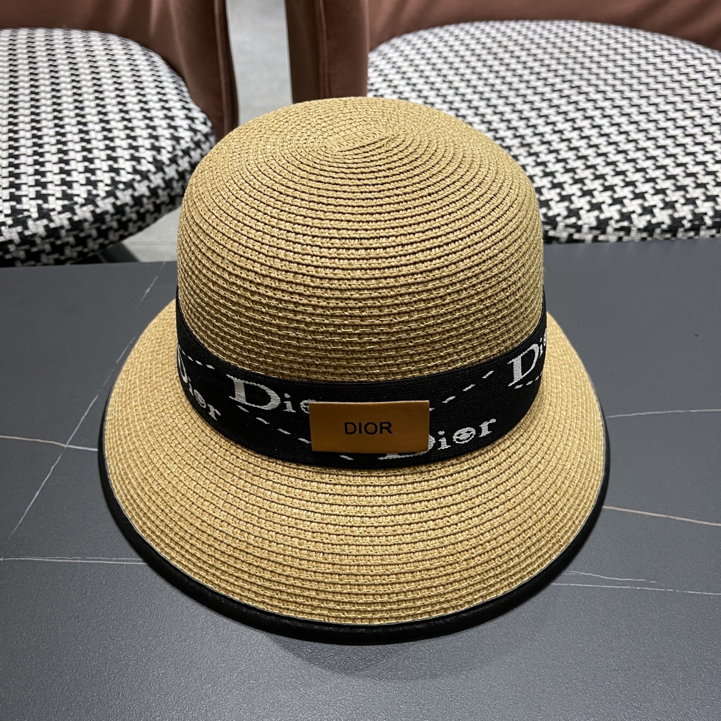 DIOR迪奥新款休闲时尚草帽女春夏季沙滩度假帽子草编透气遮阳防晒帽潮