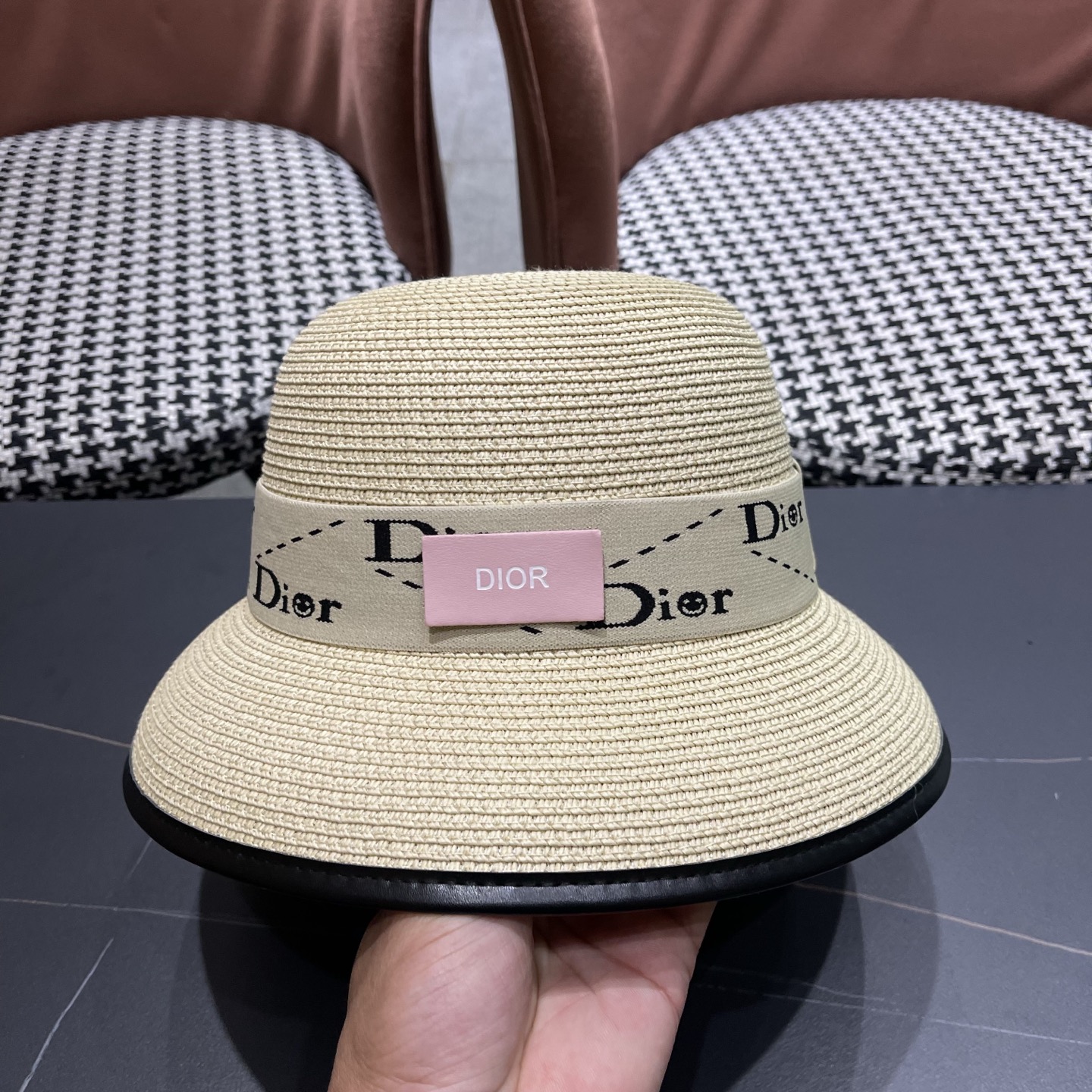 DIOR迪奥新款休闲时尚草帽女春夏季沙滩度假帽子草编透气遮阳防晒帽潮