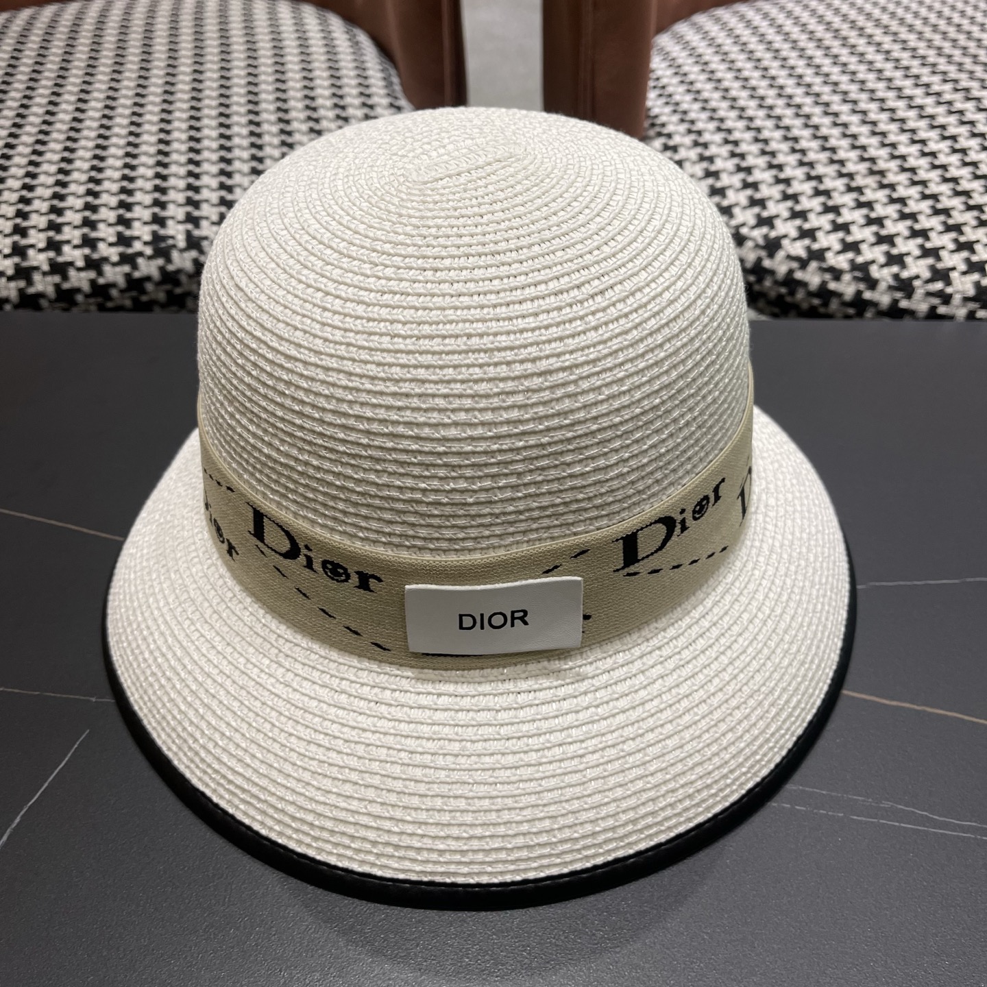 DIOR迪奥新款休闲时尚草帽女春夏季沙滩度假帽子草编透气遮阳防晒帽潮