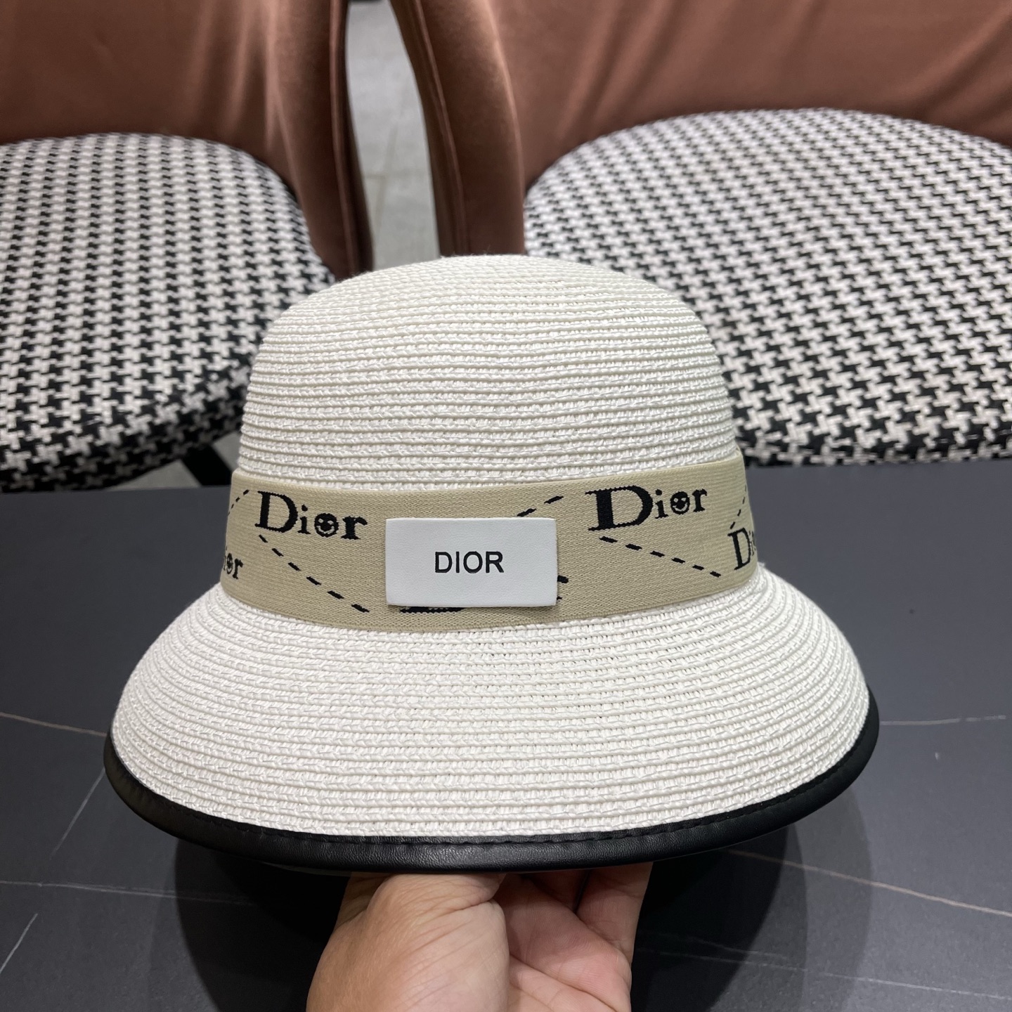 DIOR迪奥新款休闲时尚草帽女春夏季沙滩度假帽子草编透气遮阳防晒帽潮