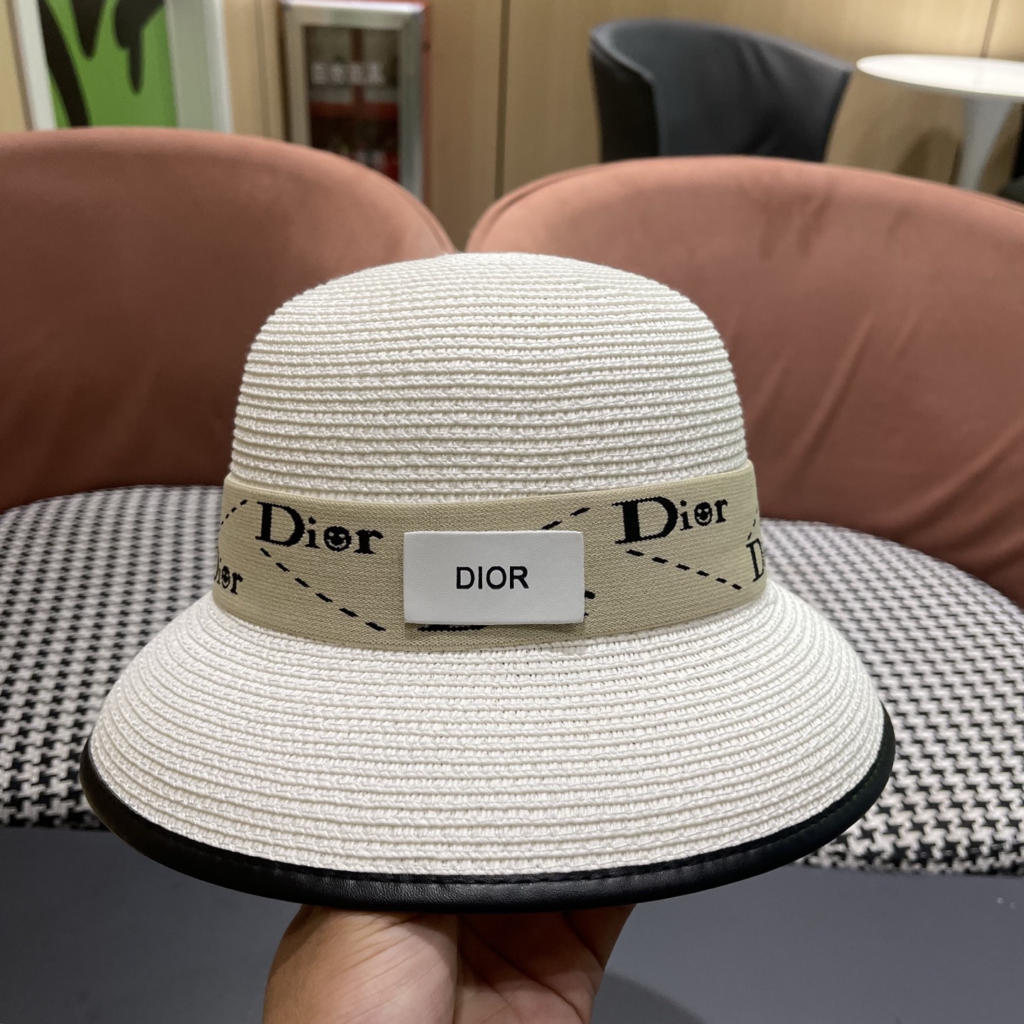 DIOR迪奥新款休闲时尚草帽女春夏季沙滩度假帽子草编透气遮阳防晒帽潮