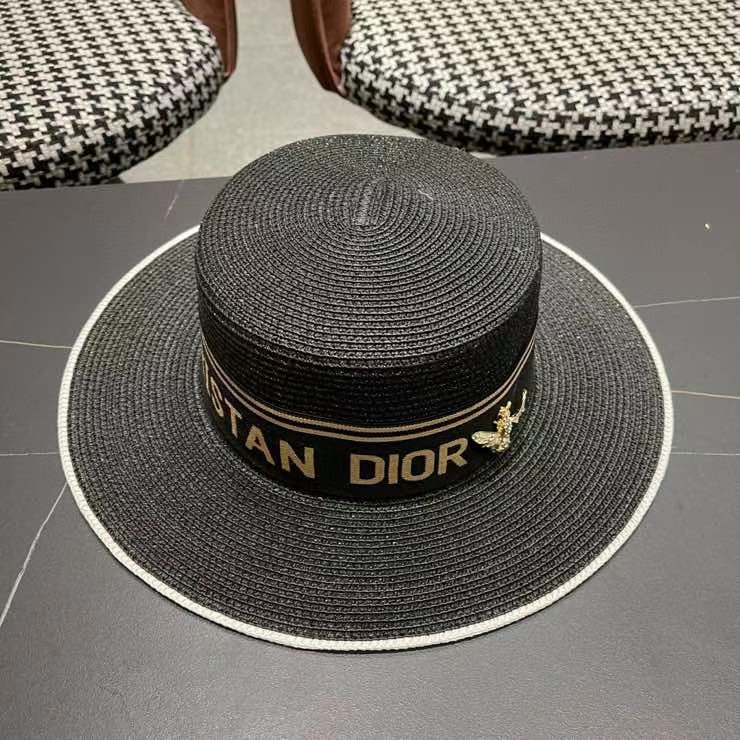 Dior迪奥平顶草帽，一顶超级有品位的草帽了~出街首选！帽型超美腻颜色妥妥，