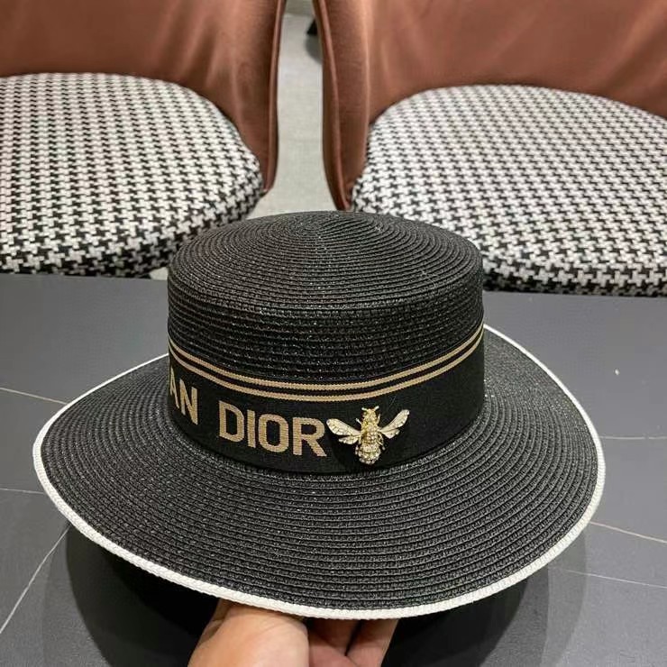 Dior迪奥平顶草帽，一顶超级有品位的草帽了~出街首选！帽型超美腻颜色妥妥，